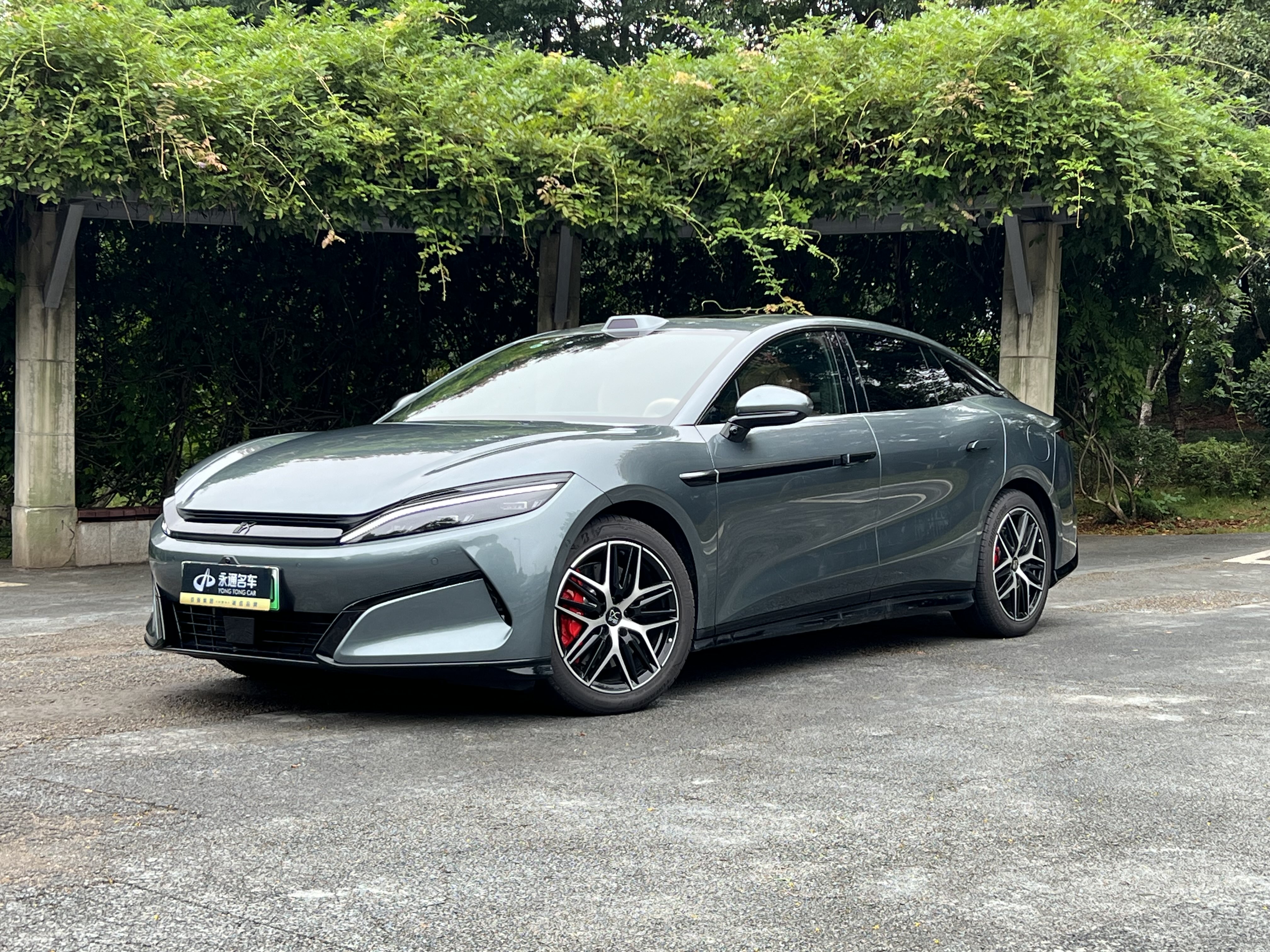 BYD HanL 2025 car image 