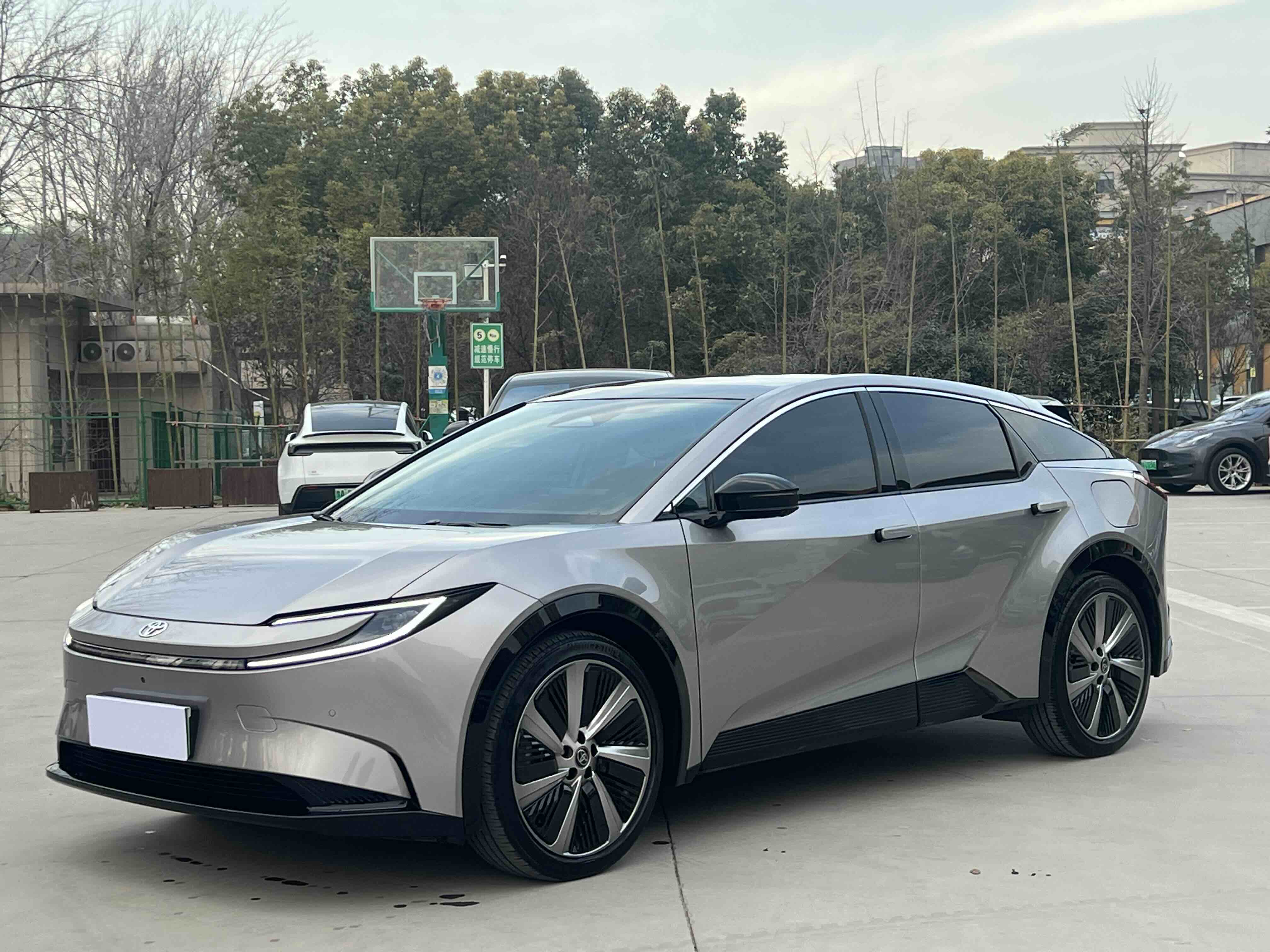 Toyota bZ5 2025 Toyota bZ5 2025 汽车图片