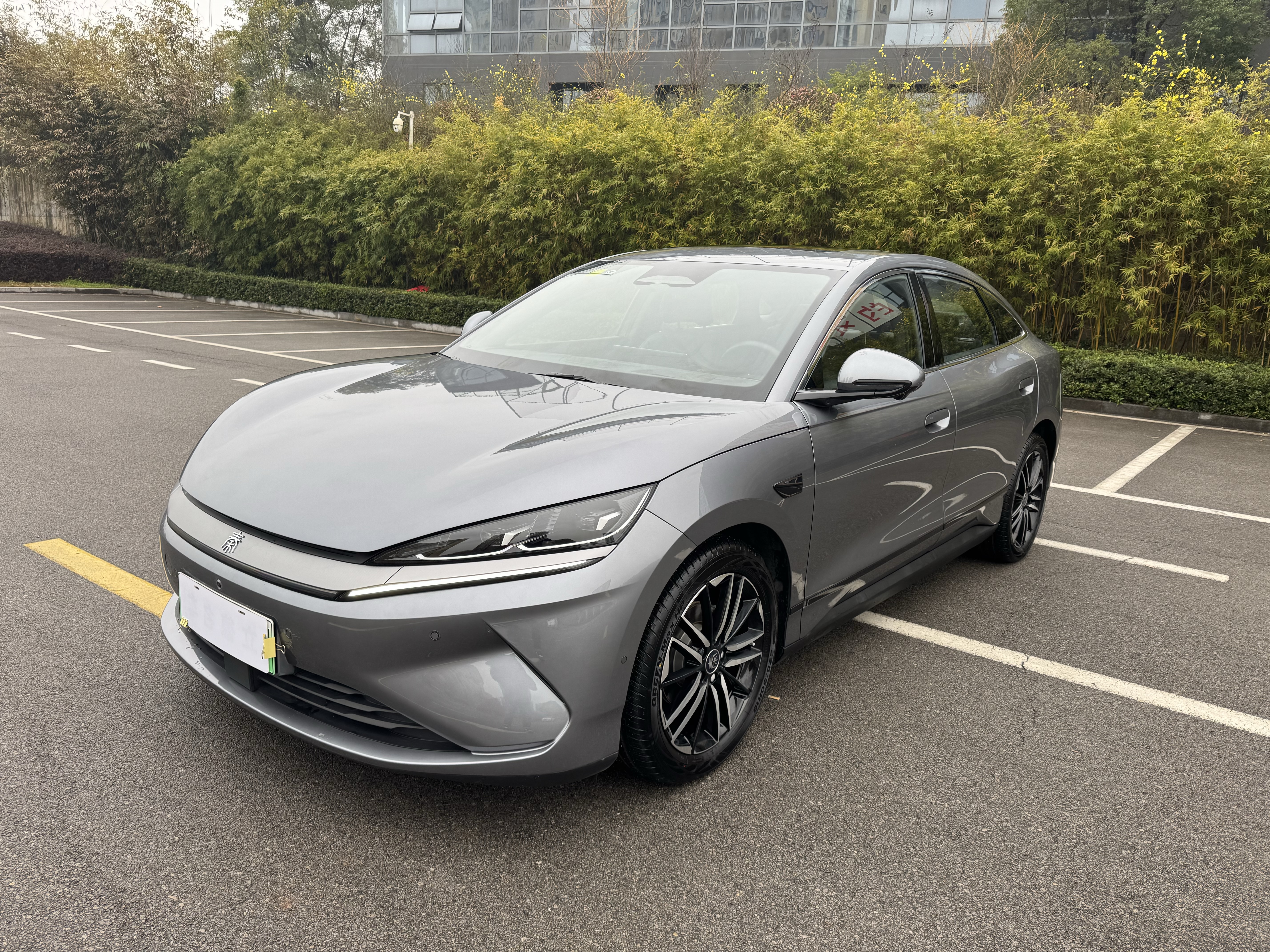 BYD Qin L 2025 immagine di auto 