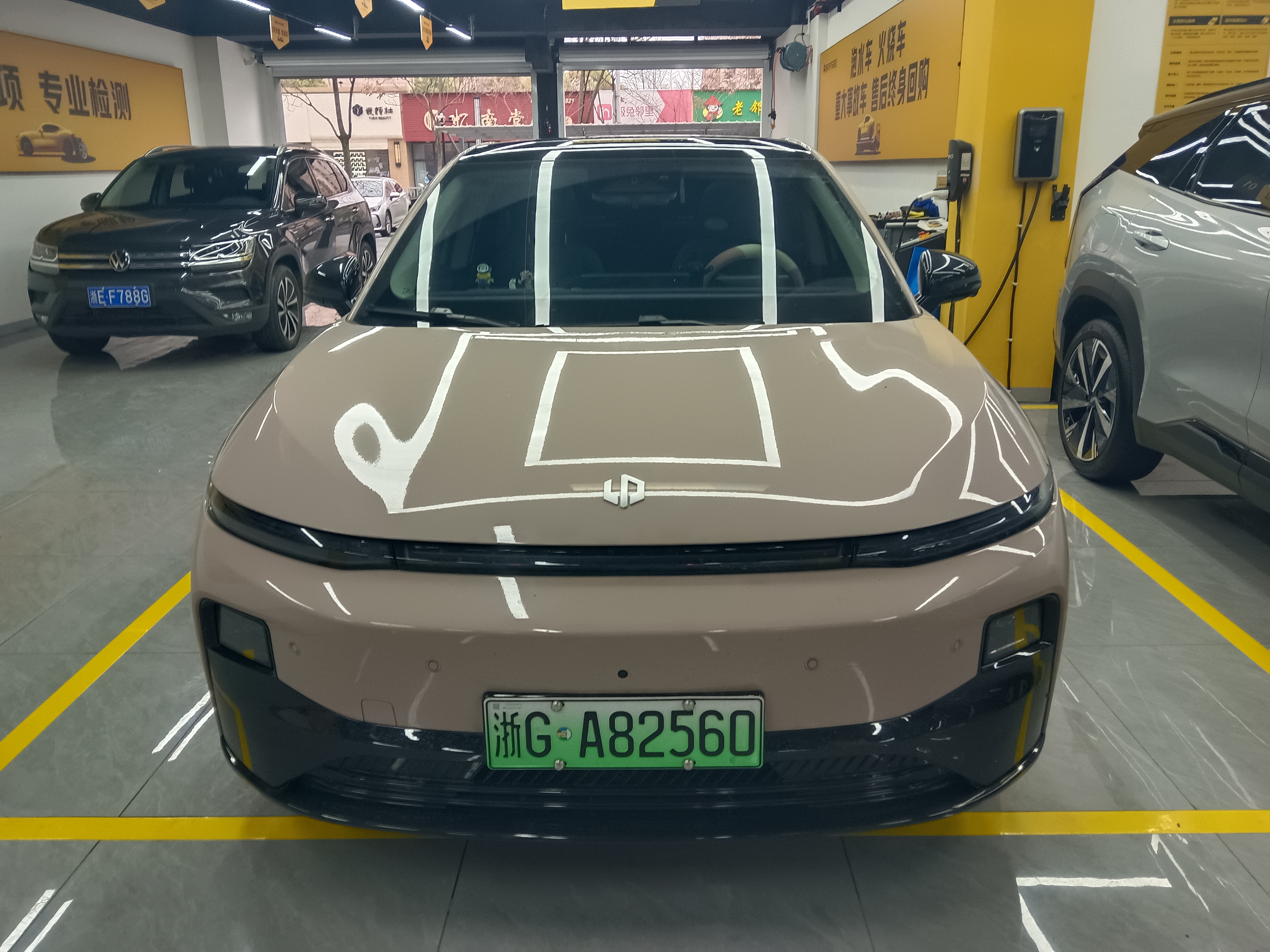 Leapmotor B01 2025 汽车图片 