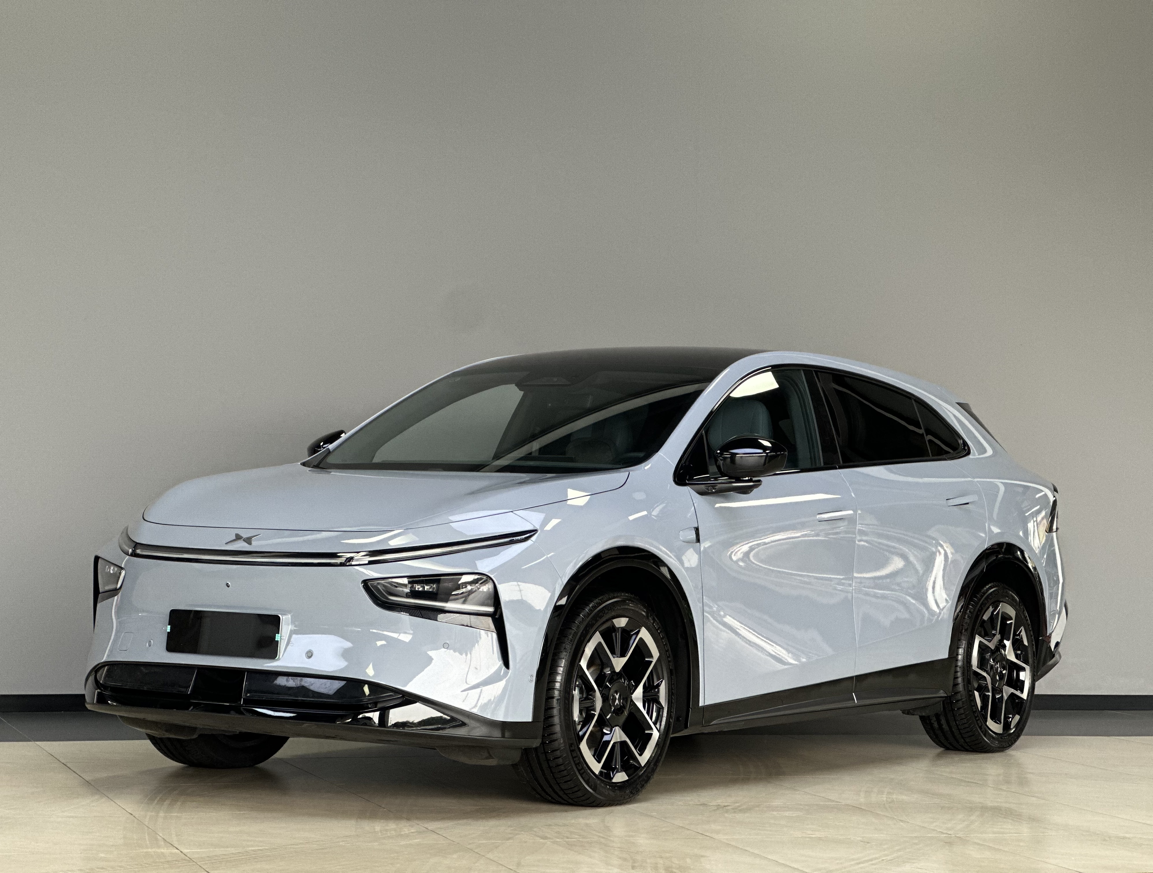 Xpeng G7 2025 汽车图片 