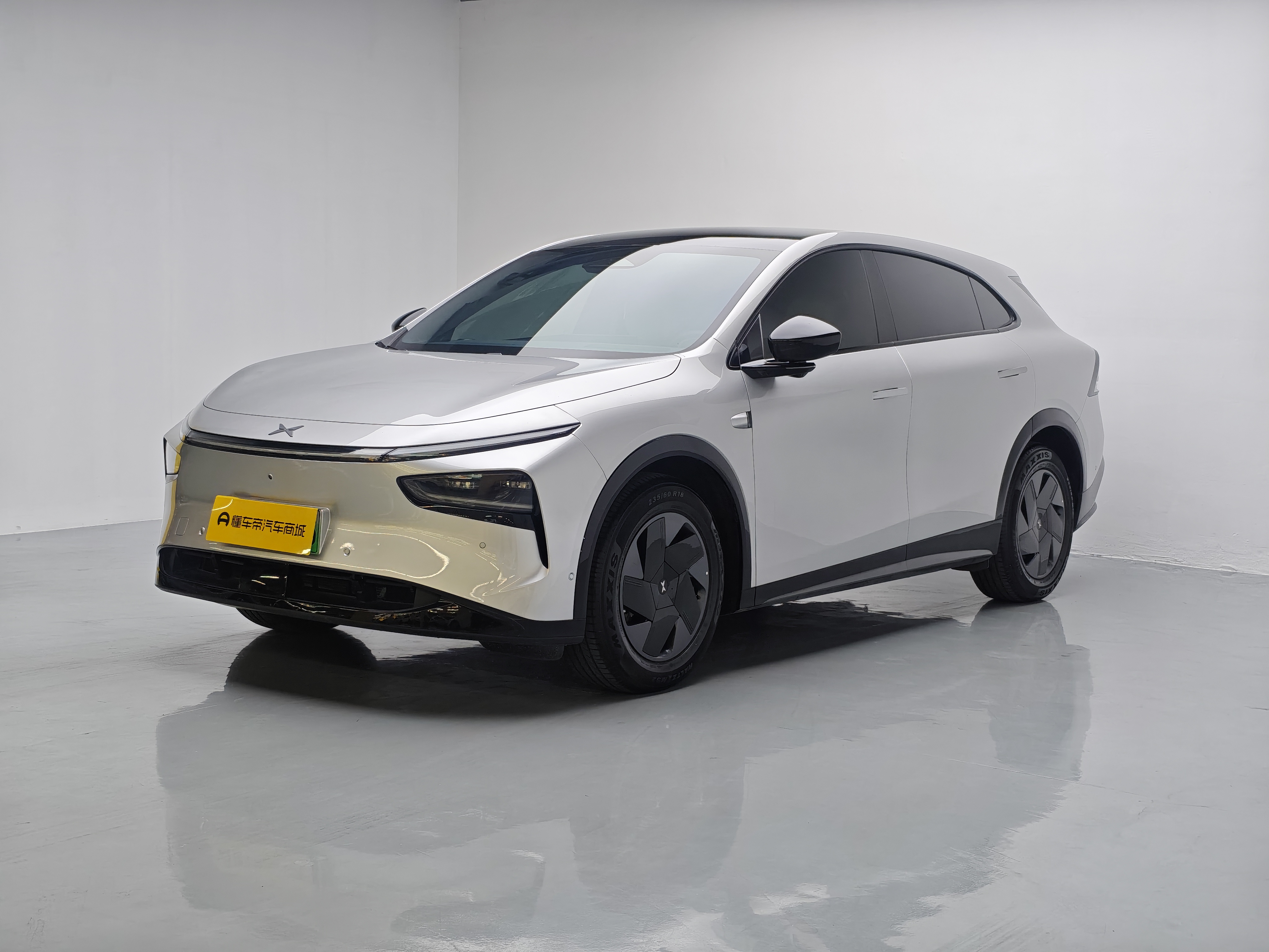 Xpeng G7 2025 汽车图片 