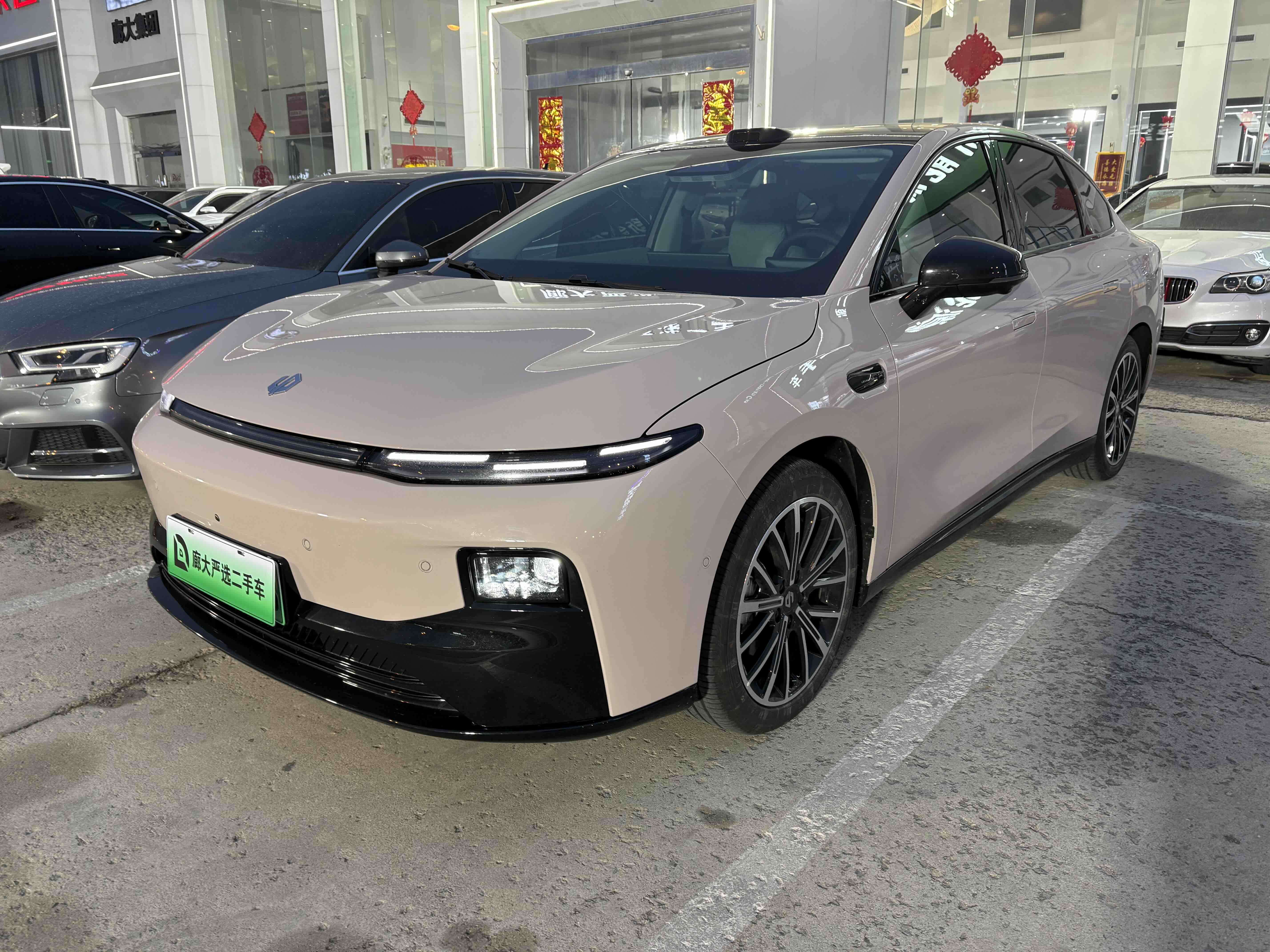 Leapmotor B01 2025 汽车图片 