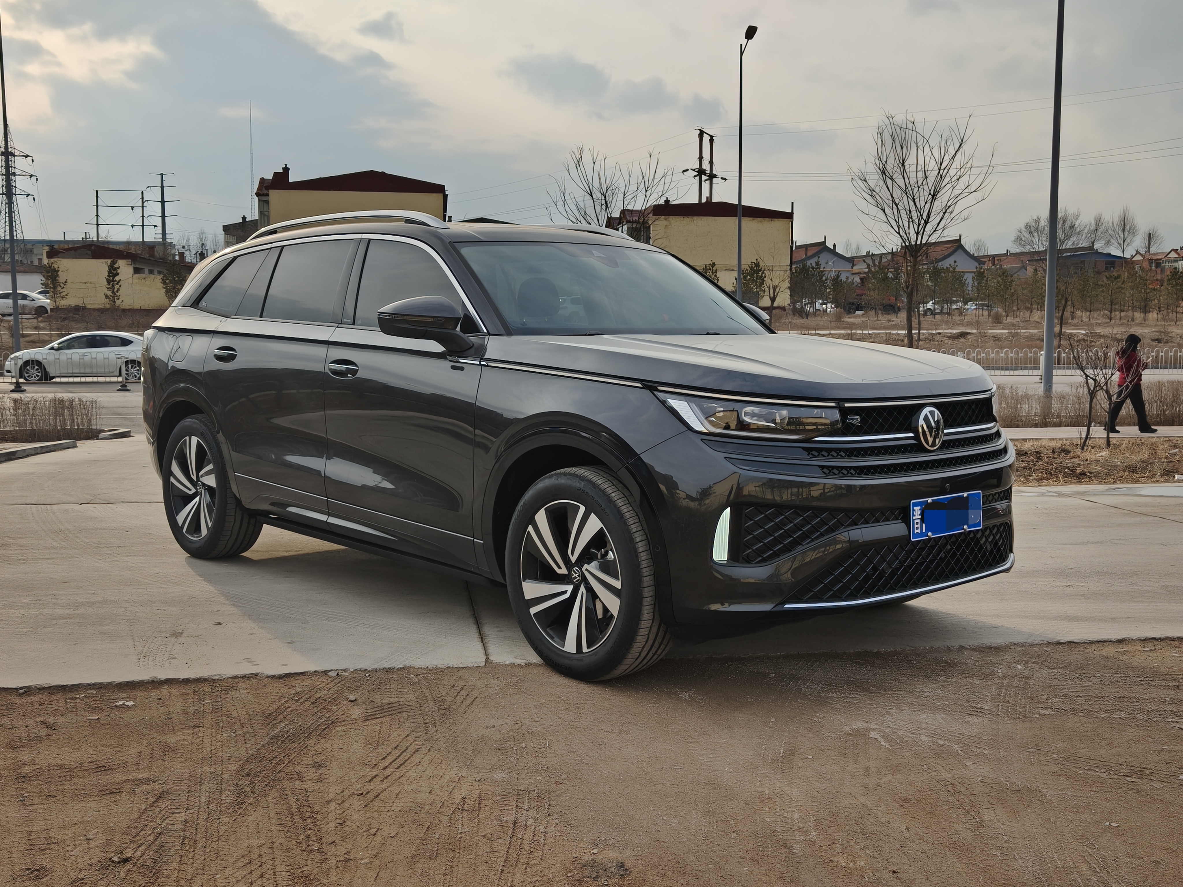 Volkswagen Tavendor 2025 汽车图片 