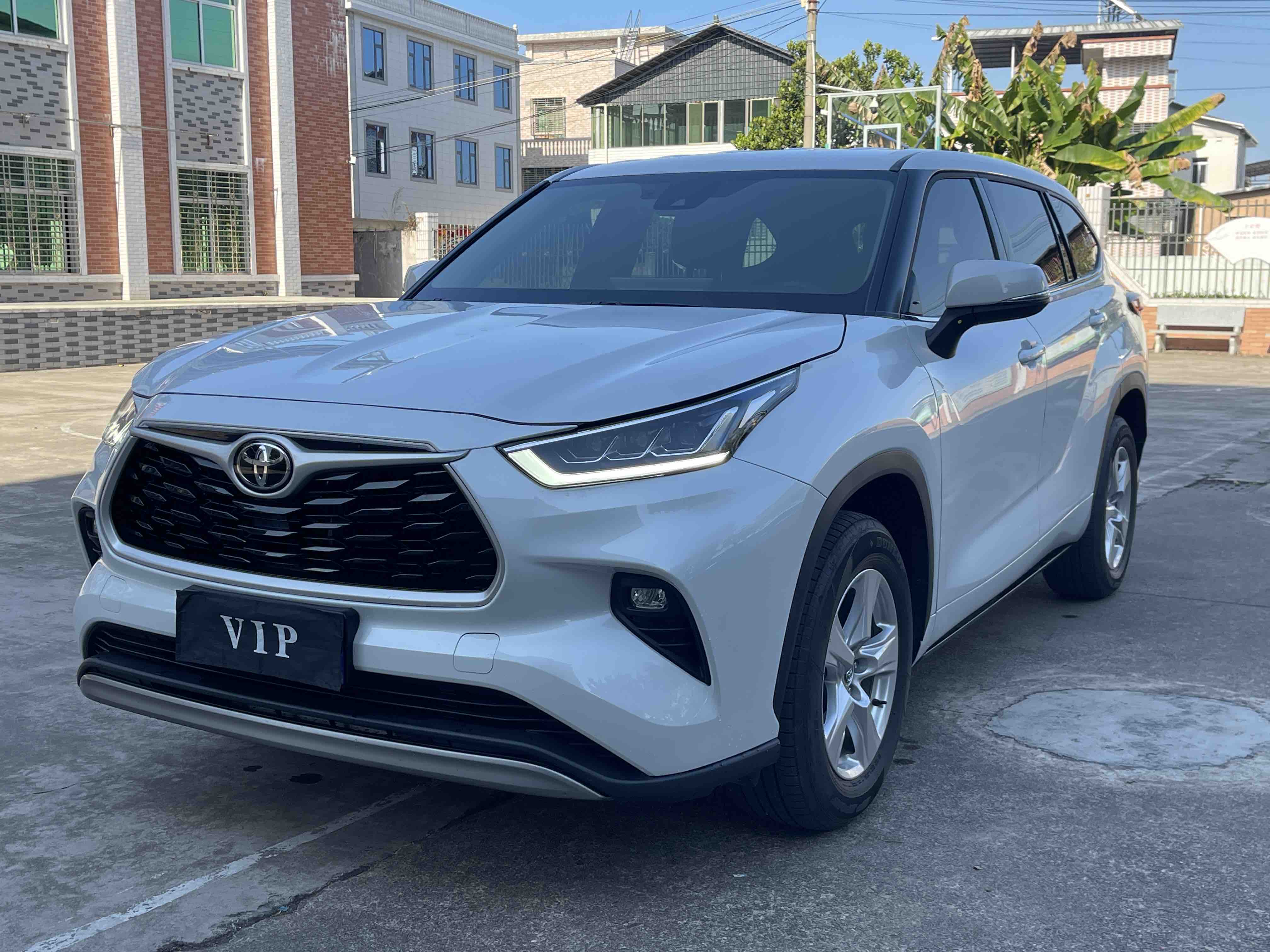 Toyota Highlander 2025 car image 