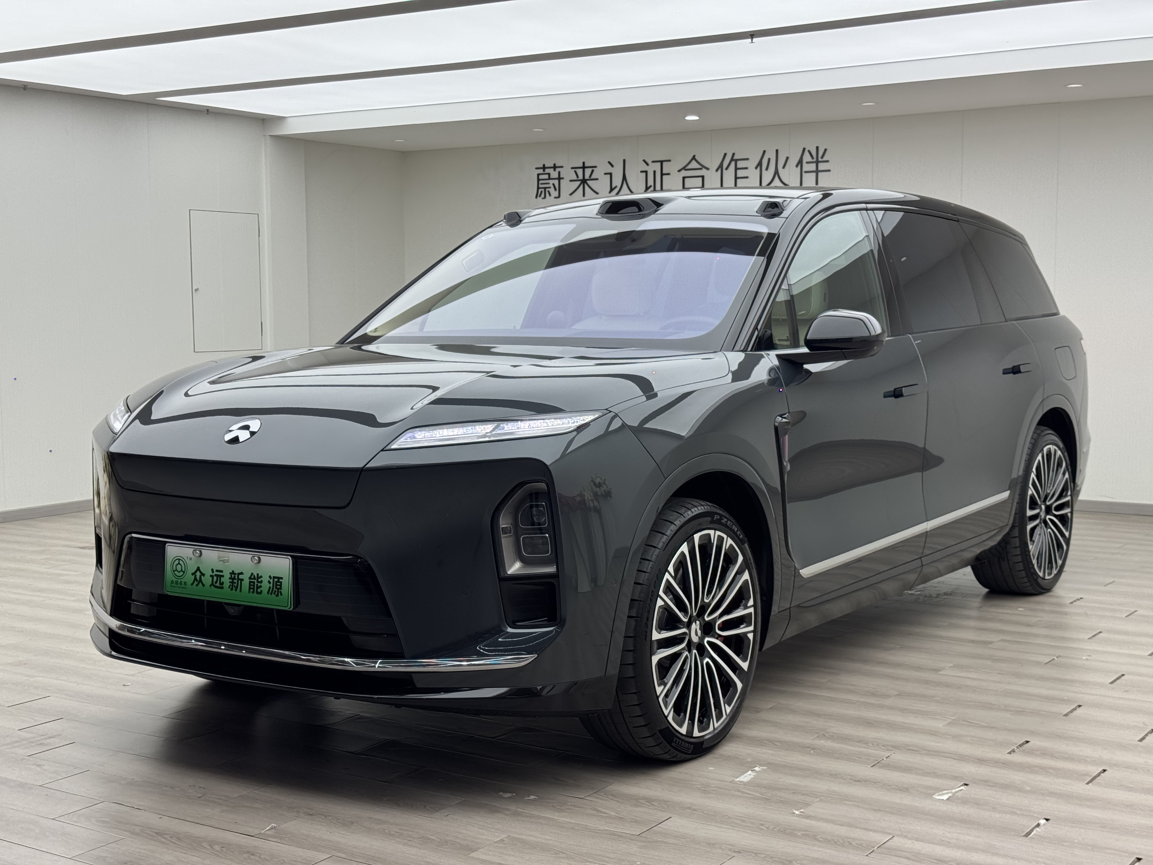 NIO ES8 2025 汽车图片 