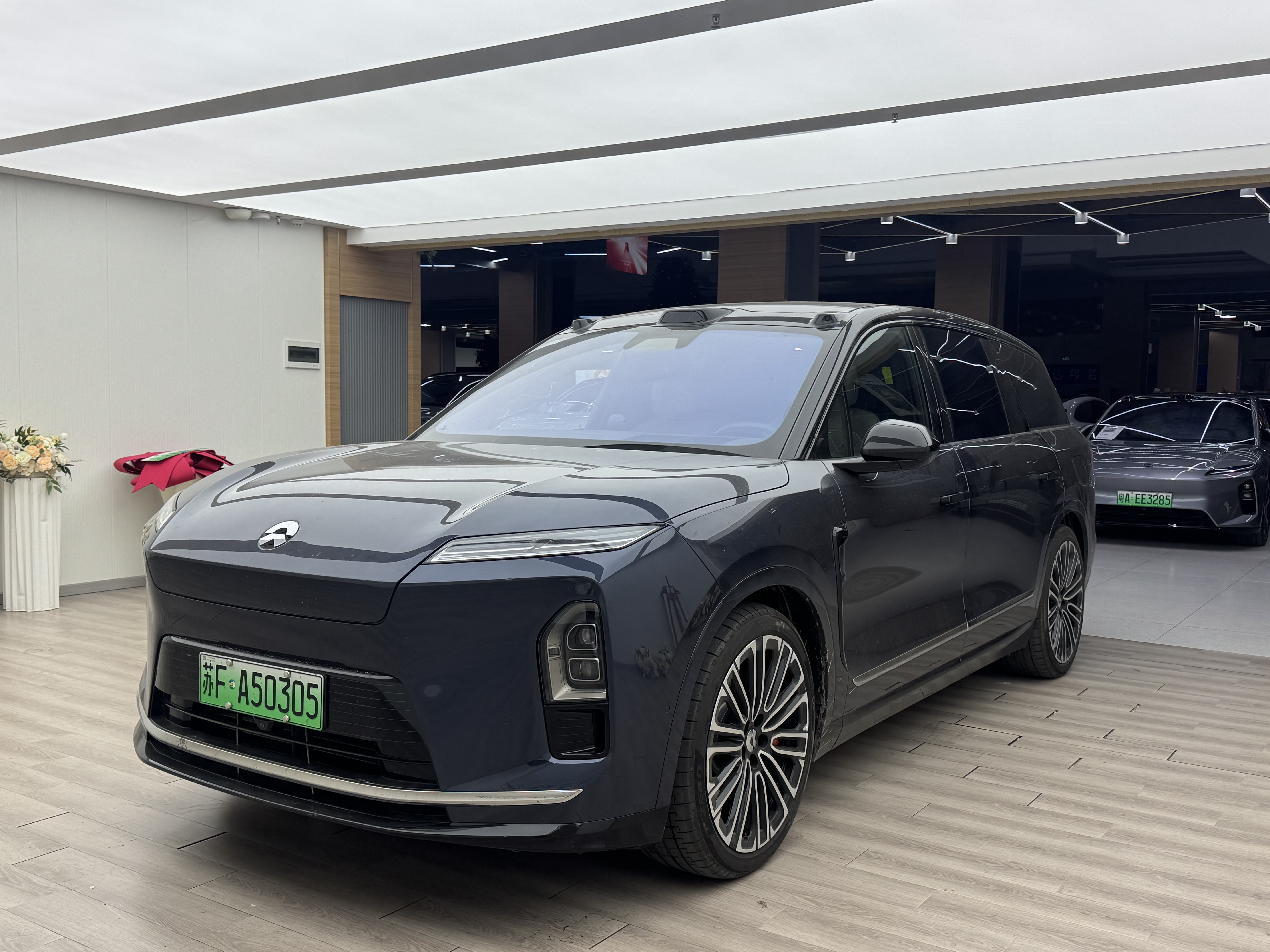 NIO ES8 2025 NIO ES8 2025 car image