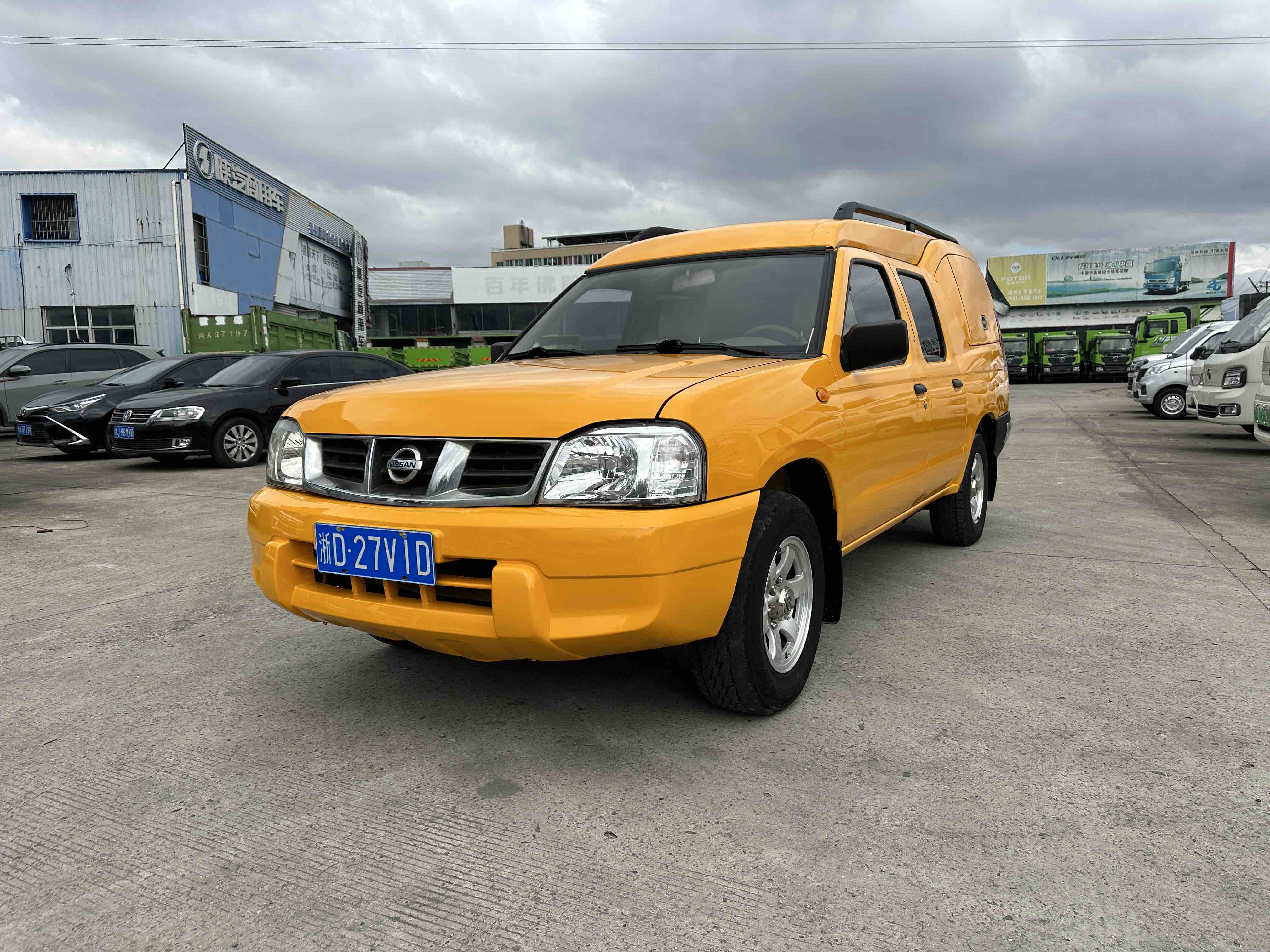 Nissan ZN Van 2015 汽车图片 