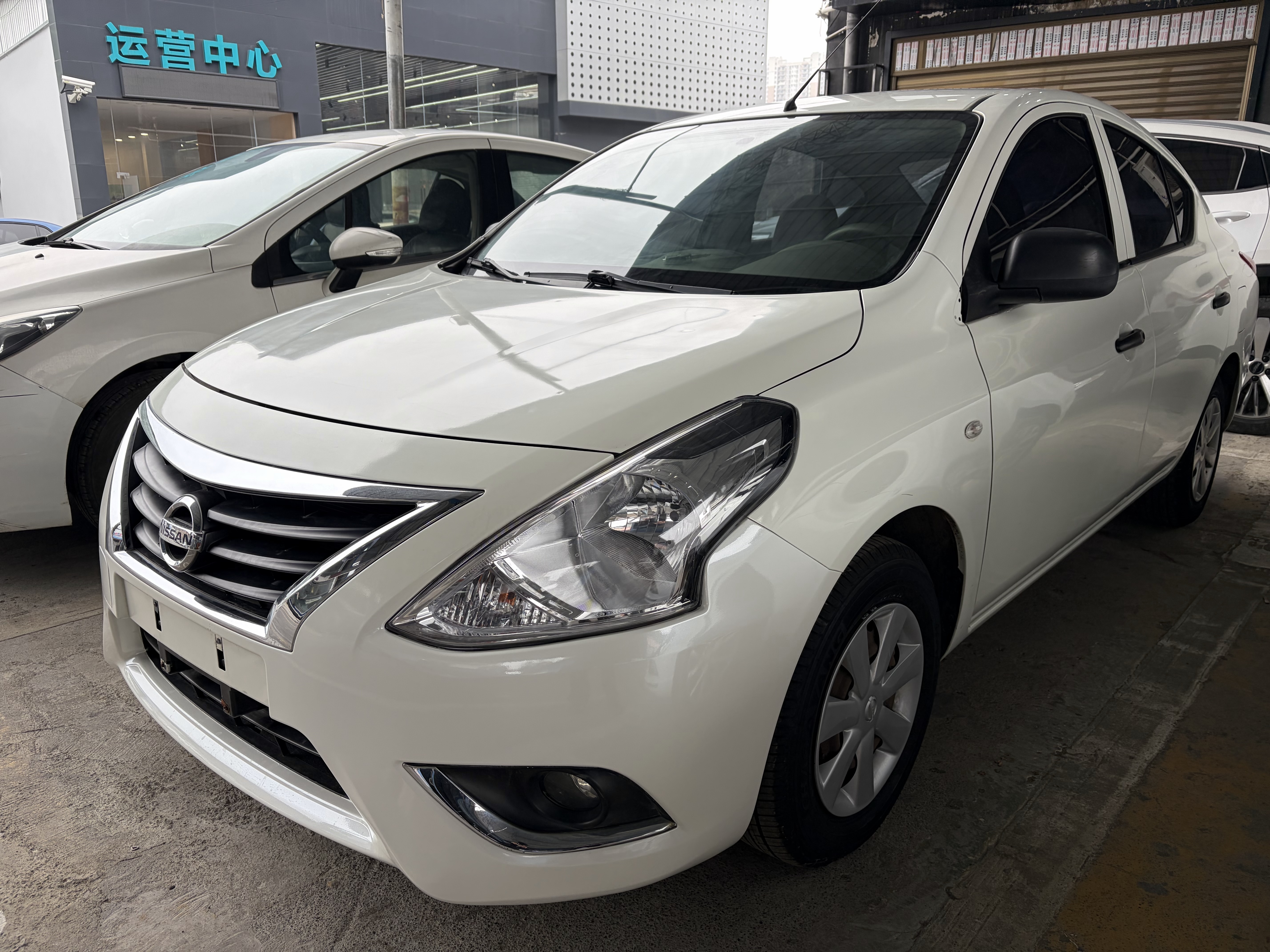 Nissan Sunny 2015 汽车图片 