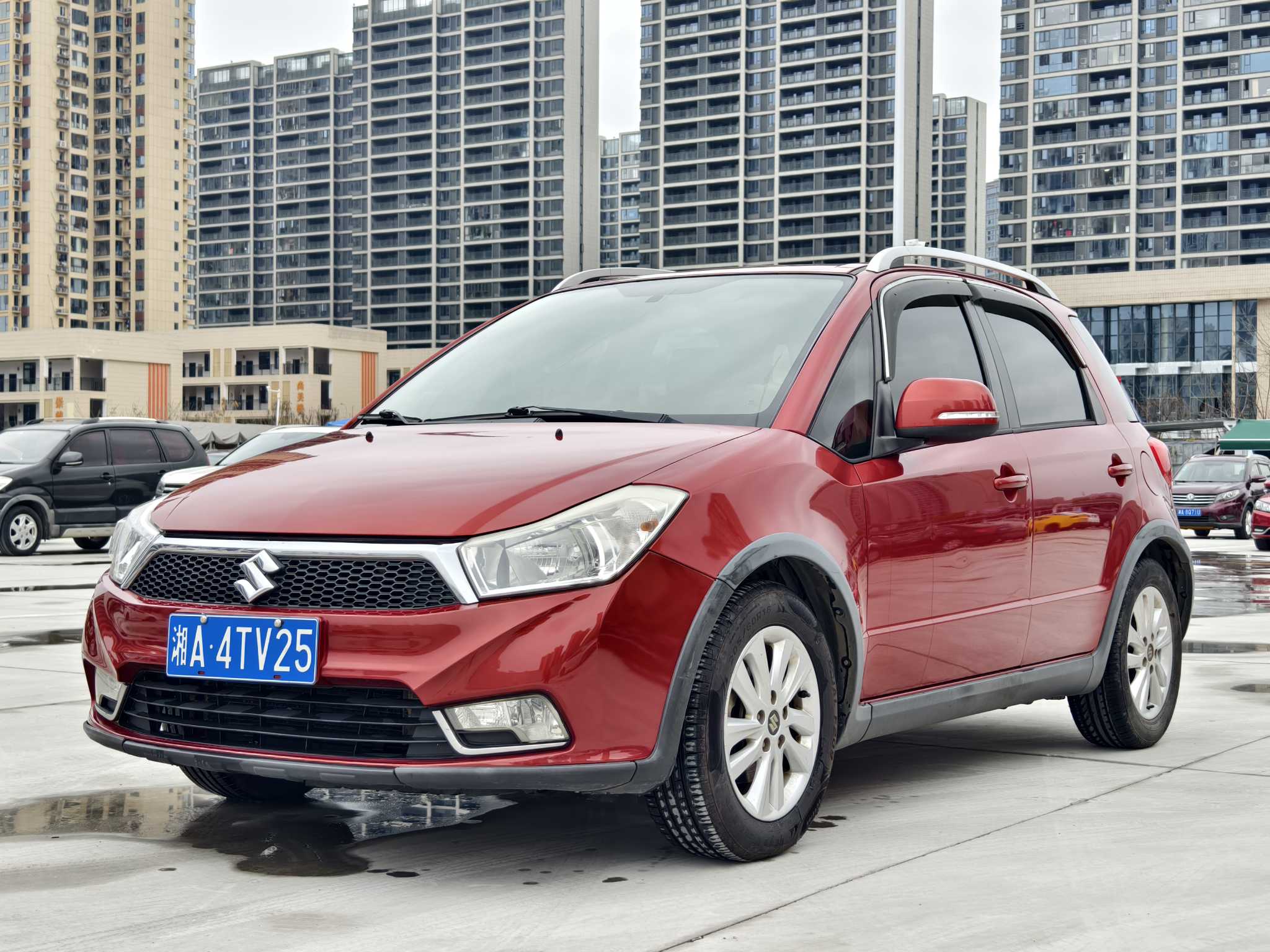 Suzuki SX4 2015 汽车图片 