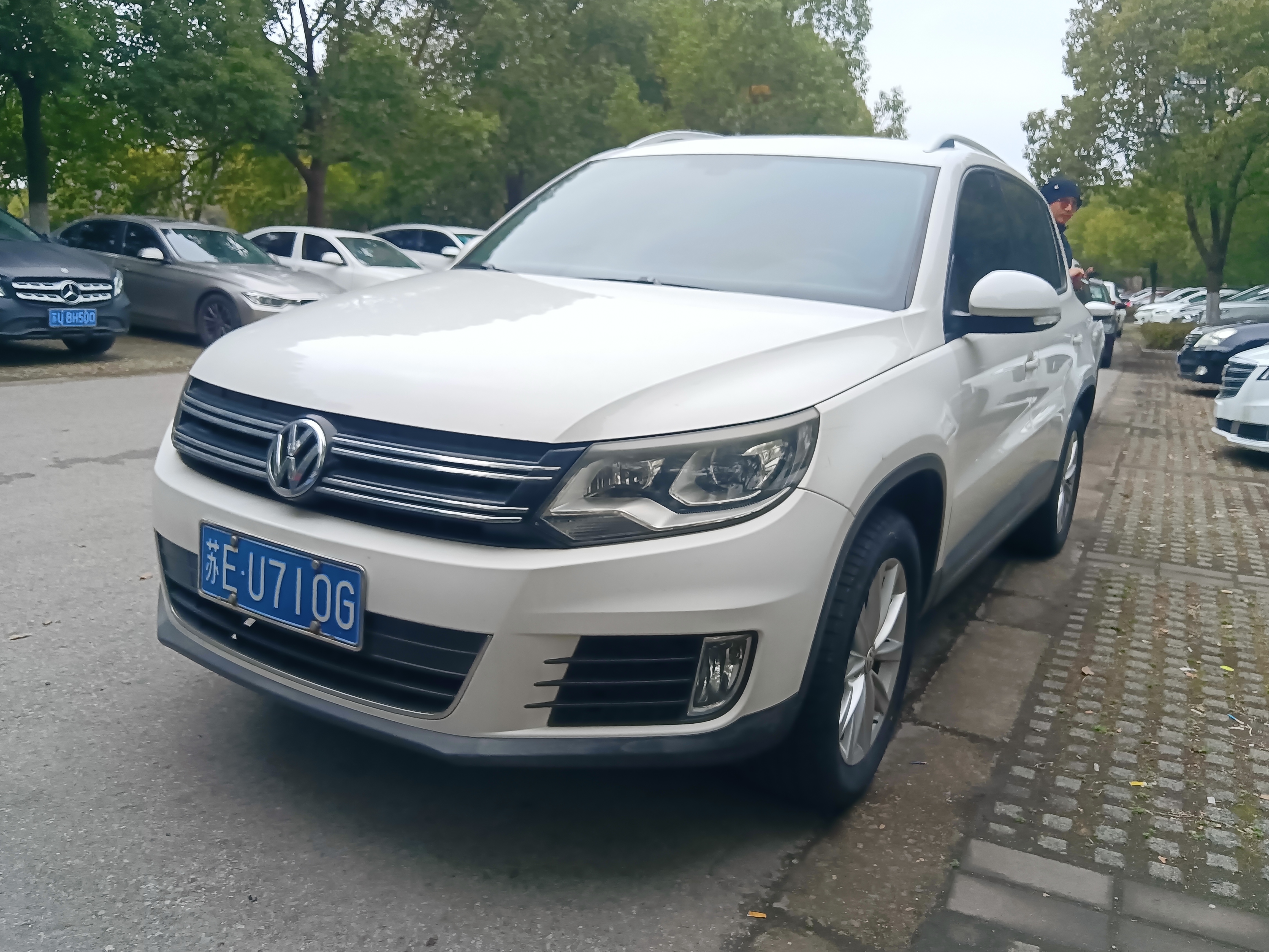 Volkswagen Tiguan 2015 Volkswagen Tiguan 2015 car image