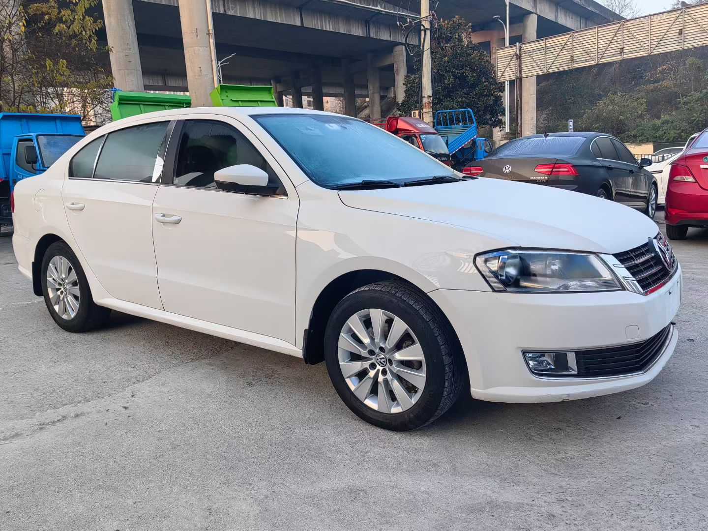 Volkswagen Lavida 2015 car image 