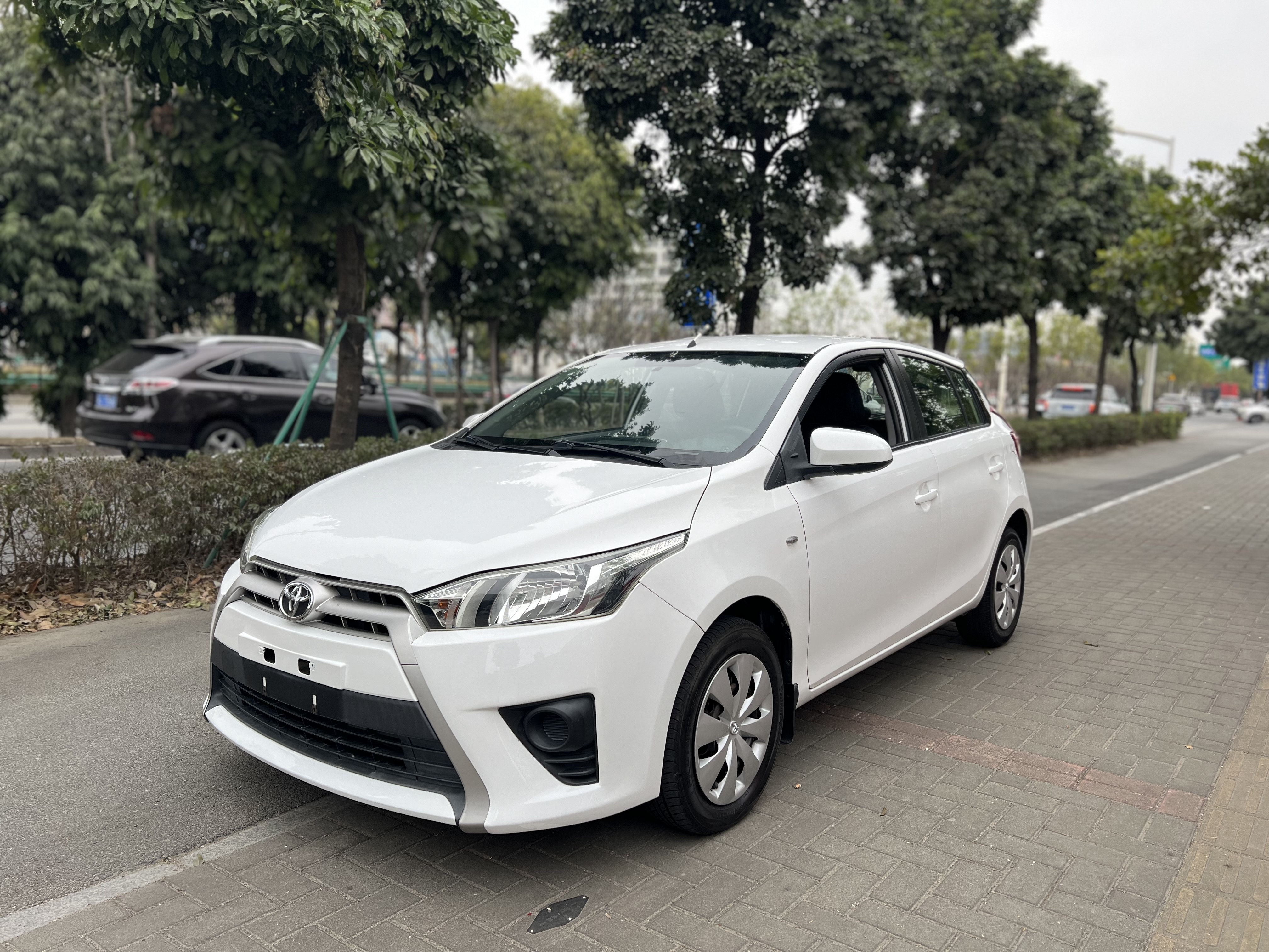 Yaris L Zhixuan 2015 Yaris L Zhixuan 2015 car image