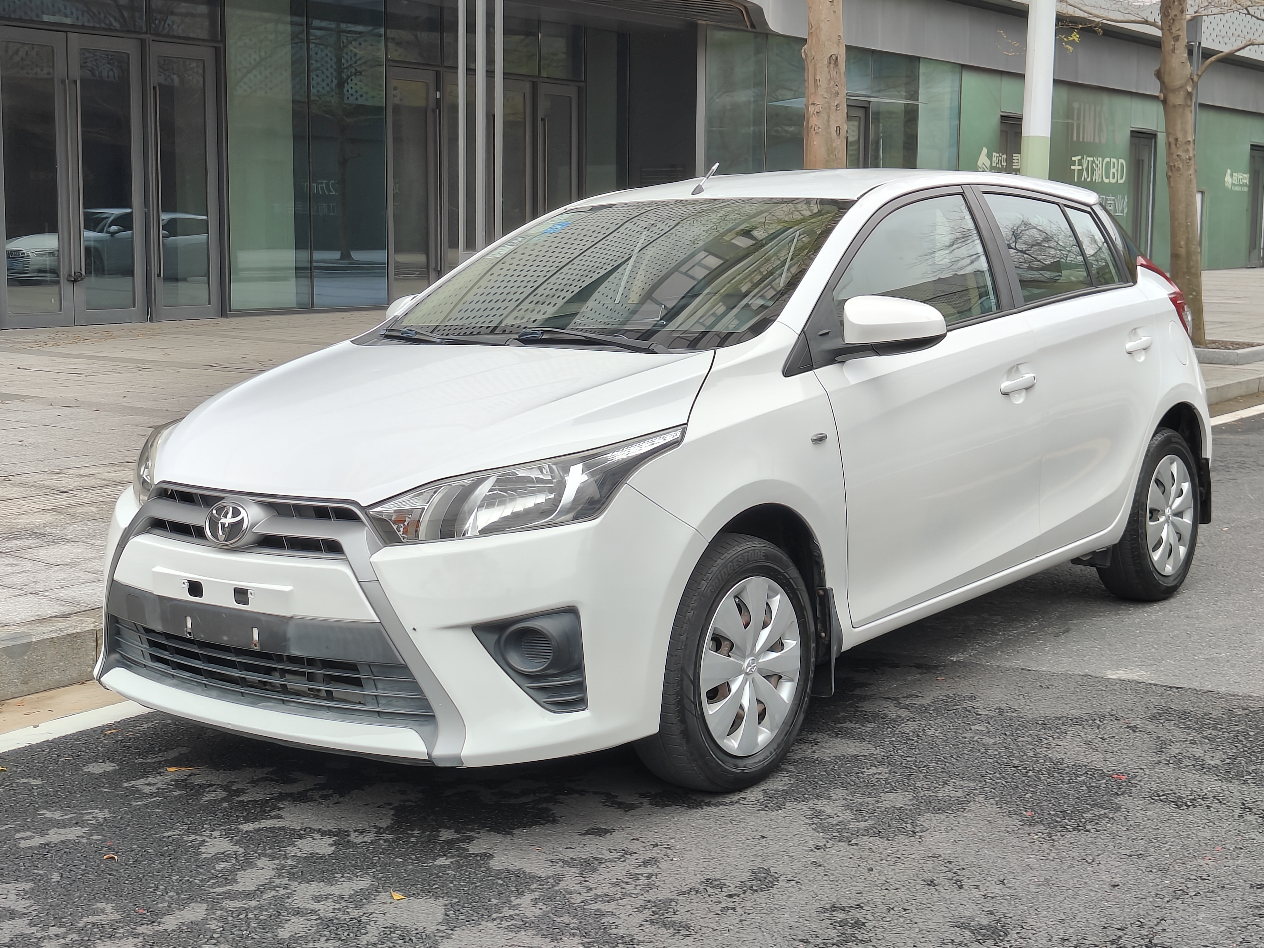 Yaris L Zhixuan 2015 Yaris L Zhixuan 2015 car image