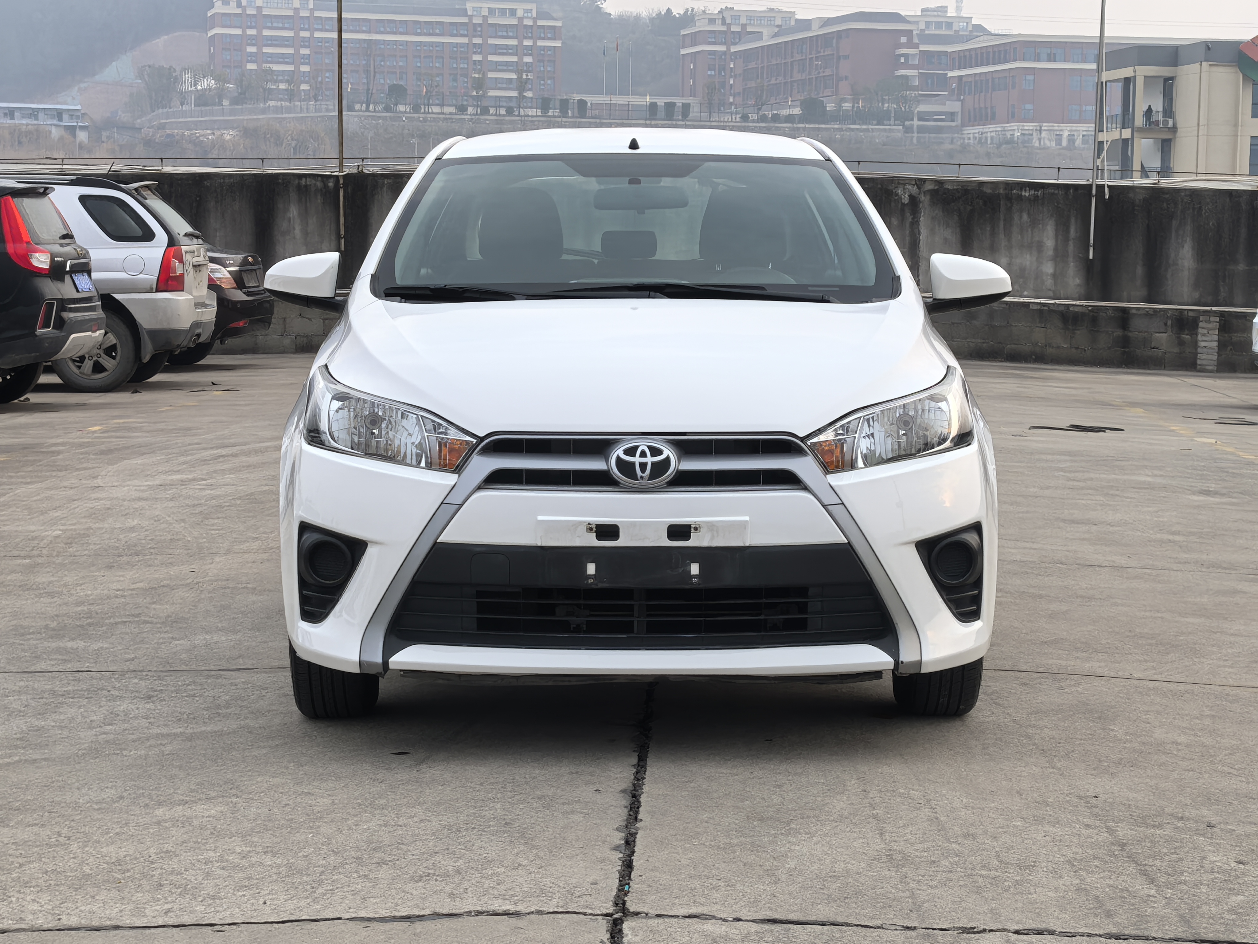 Yaris L Zhixuan 2015 Yaris L Zhixuan 2015 car image
