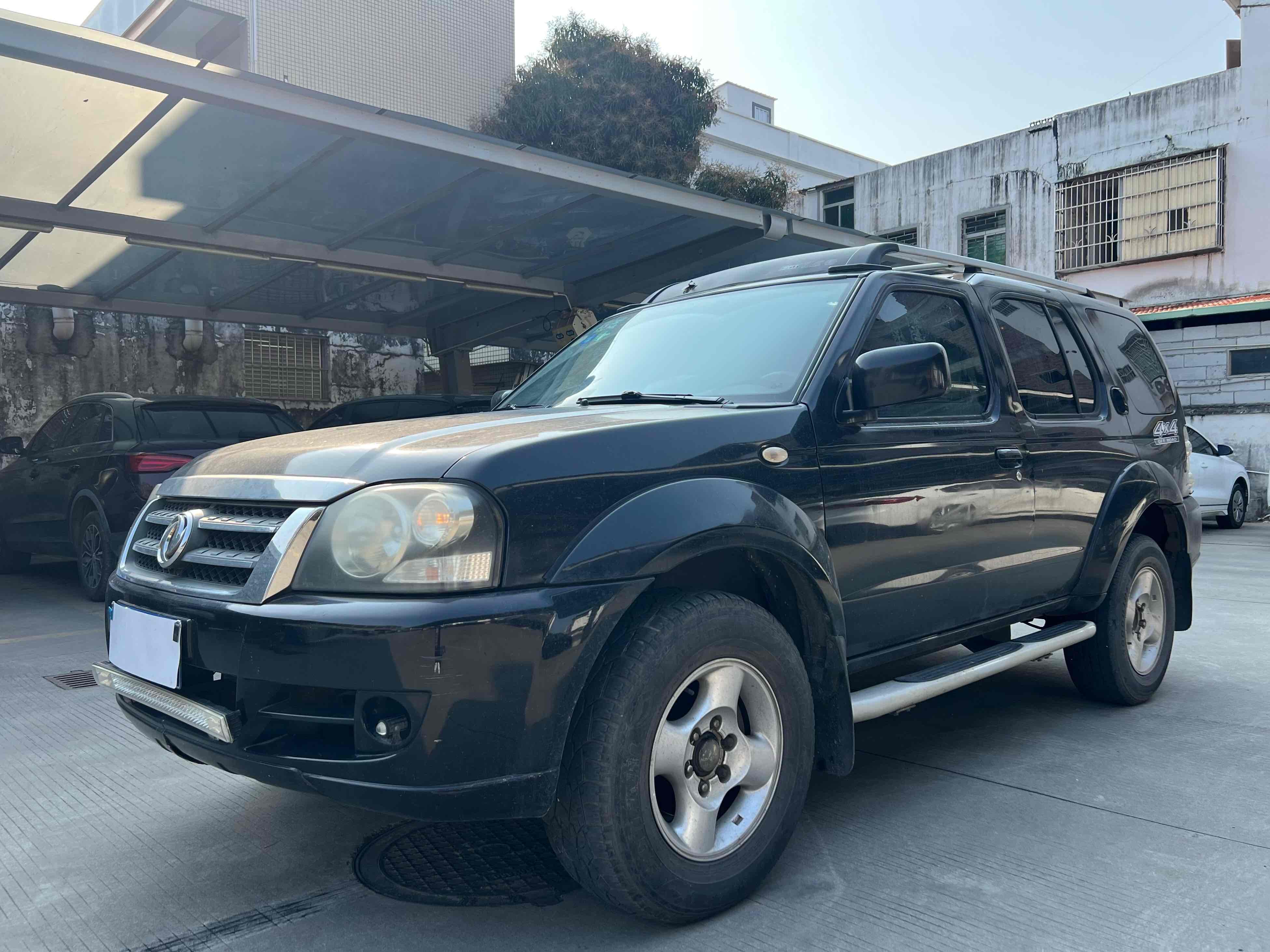 Nissan Paladin 2012 汽车图片 