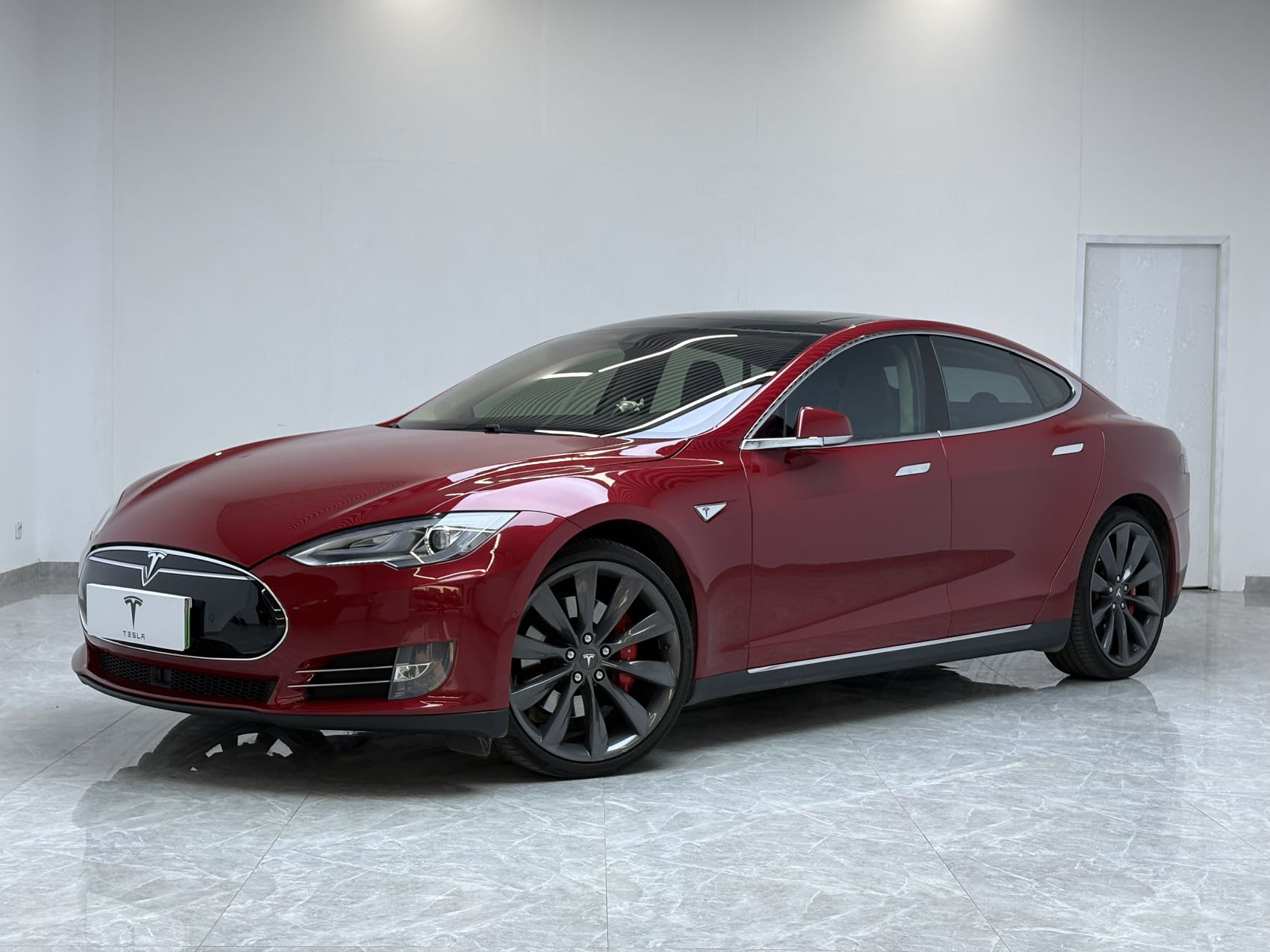 Tesla Model S 2015 汽车图片 