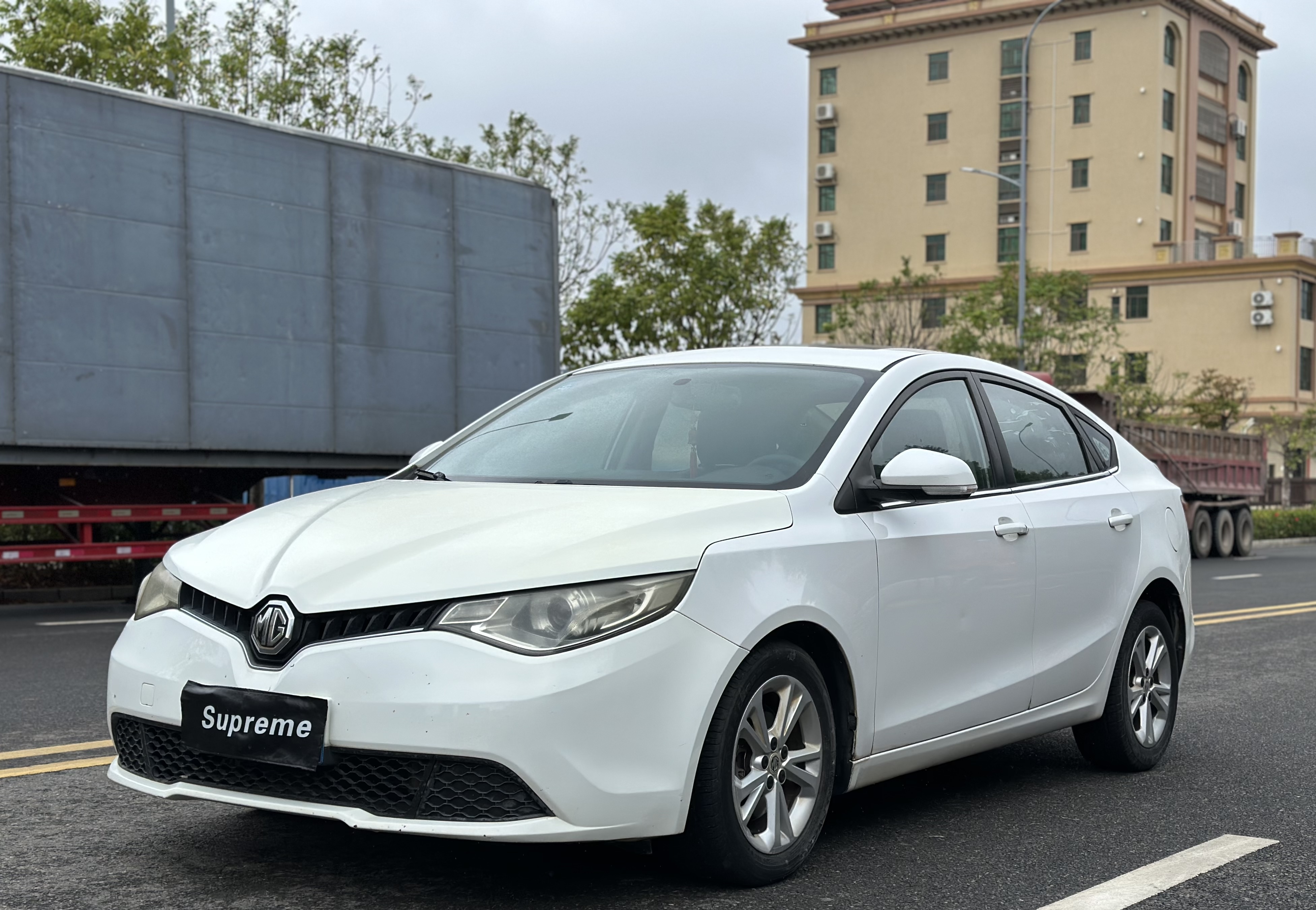 MG GT 2016 MG GT 2016 car image