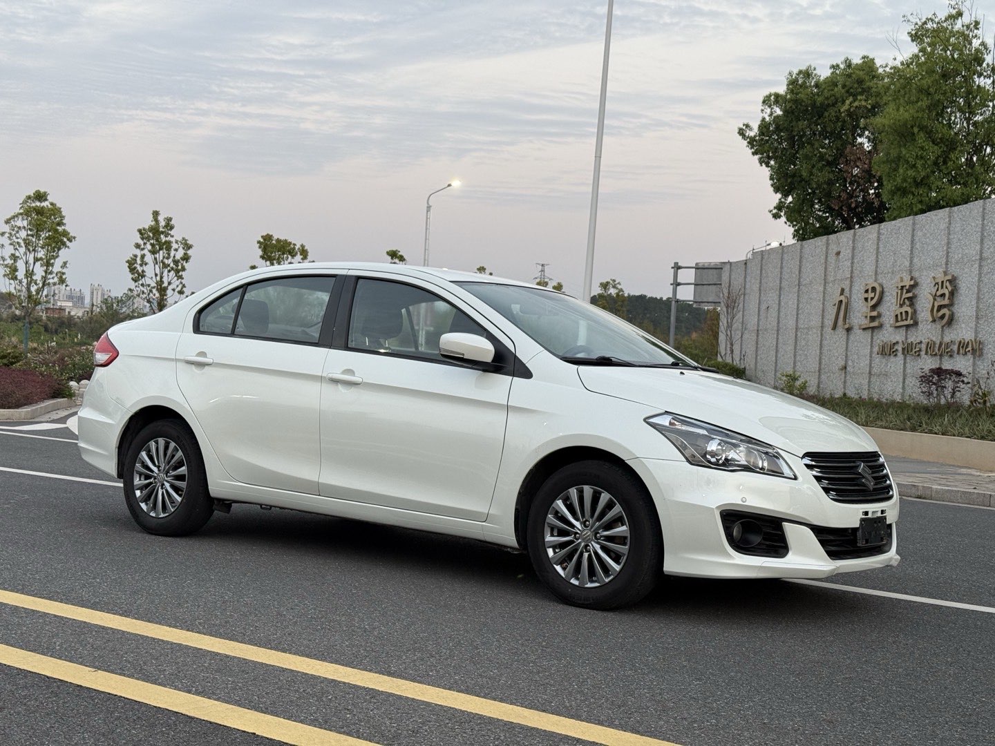 Suzuki Ciaz 2016 汽车图片 
