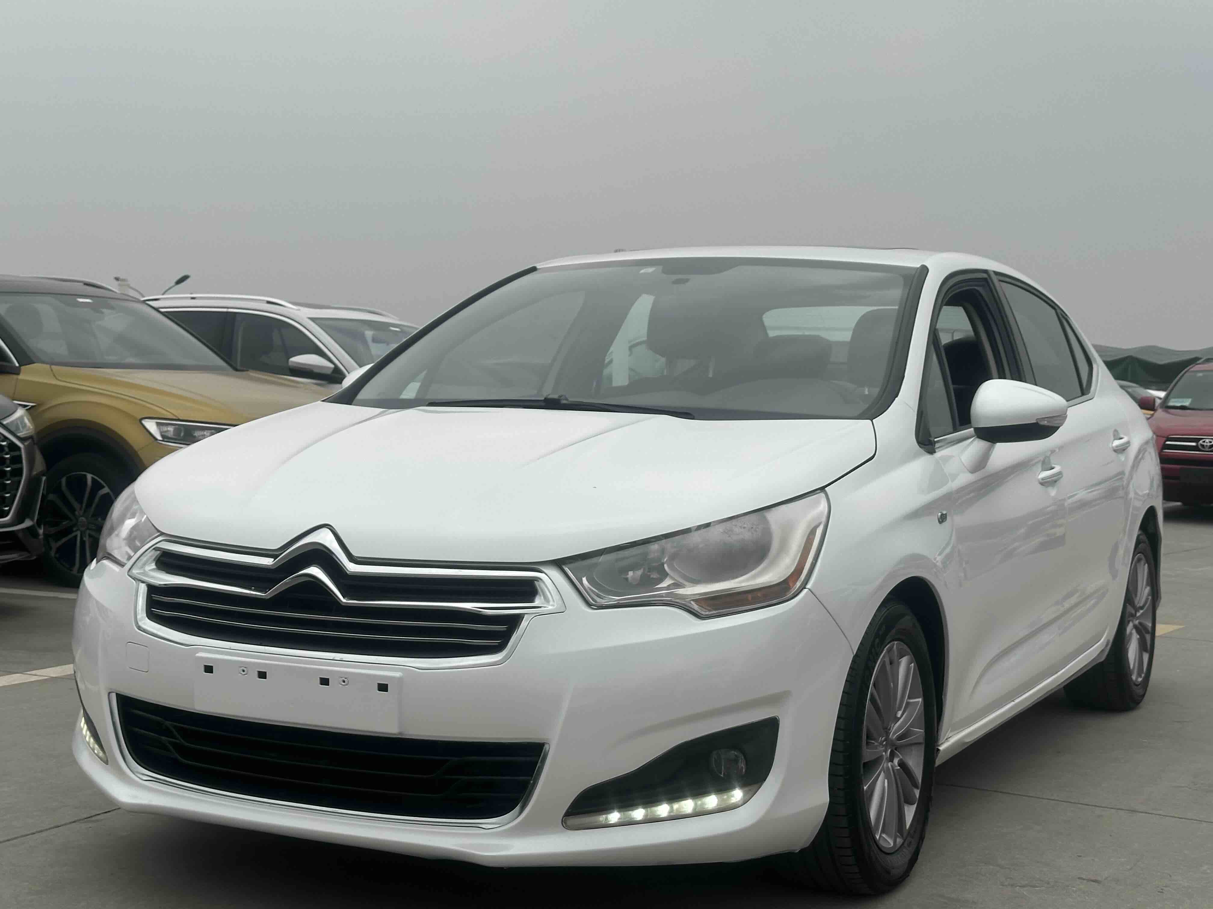 Citroen C4L 2015 car image 