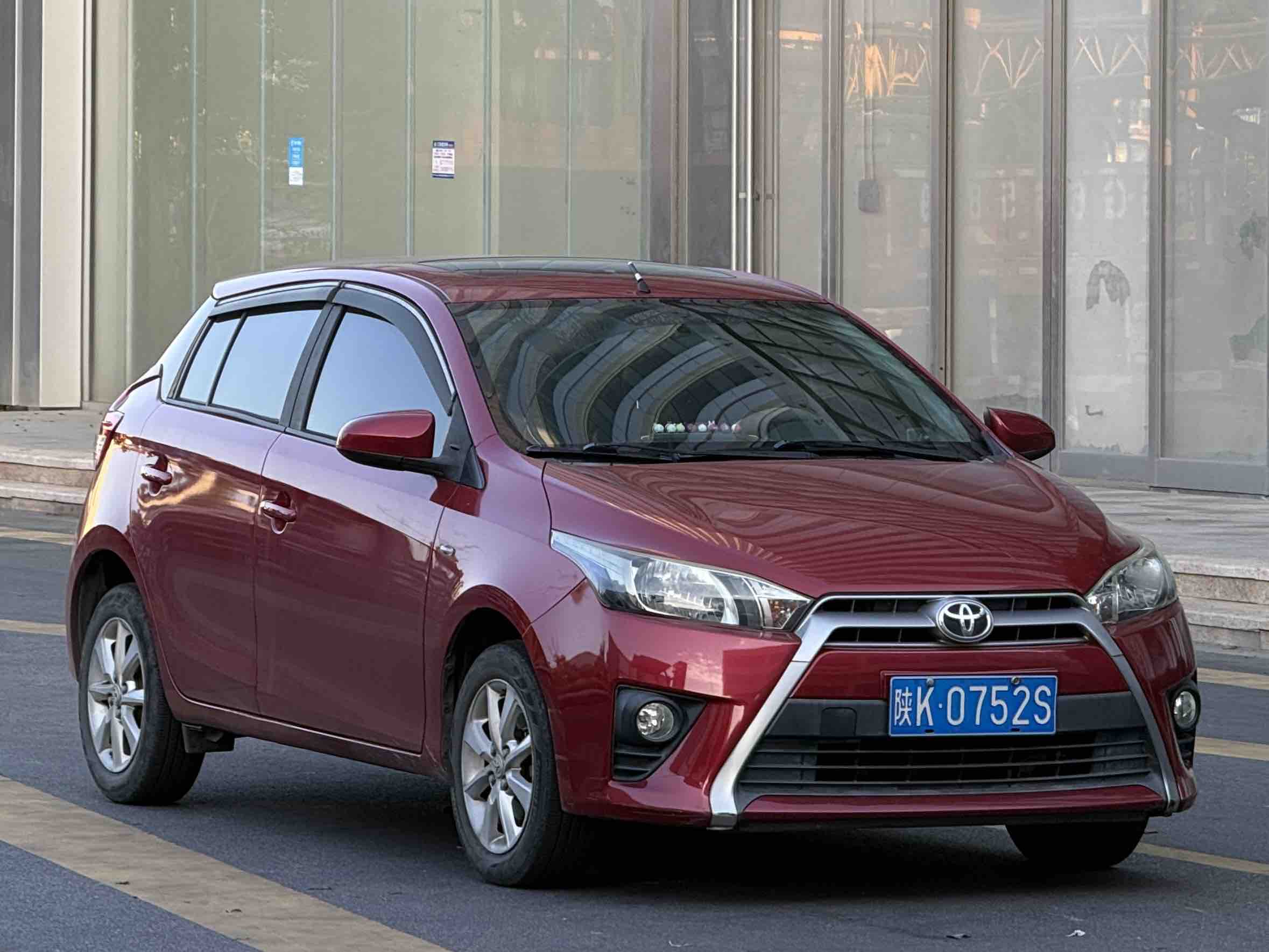 Yaris L Zhixuan 2015 Yaris L Zhixuan 2015 car image