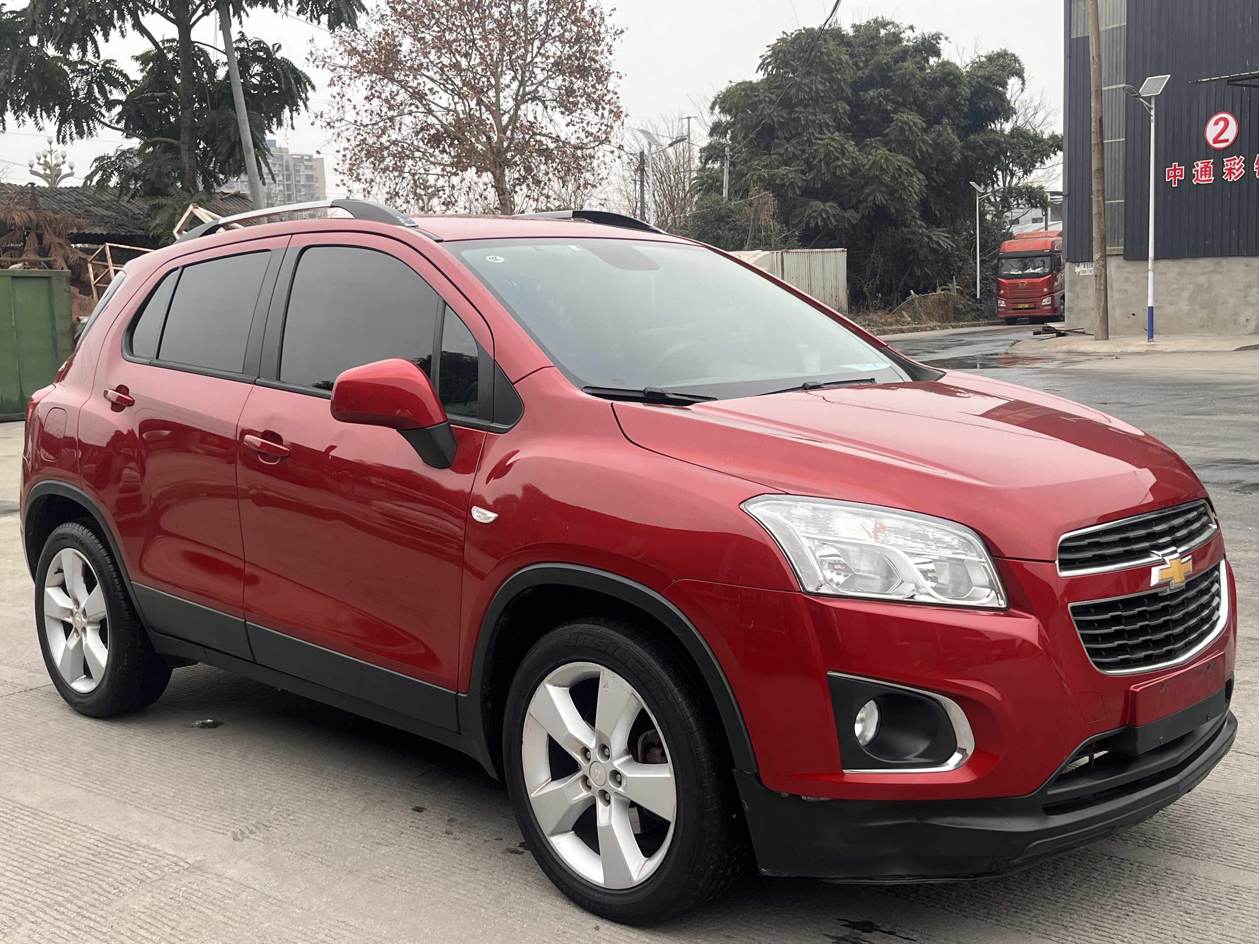 Chevrolet Tracker 2014 car image 