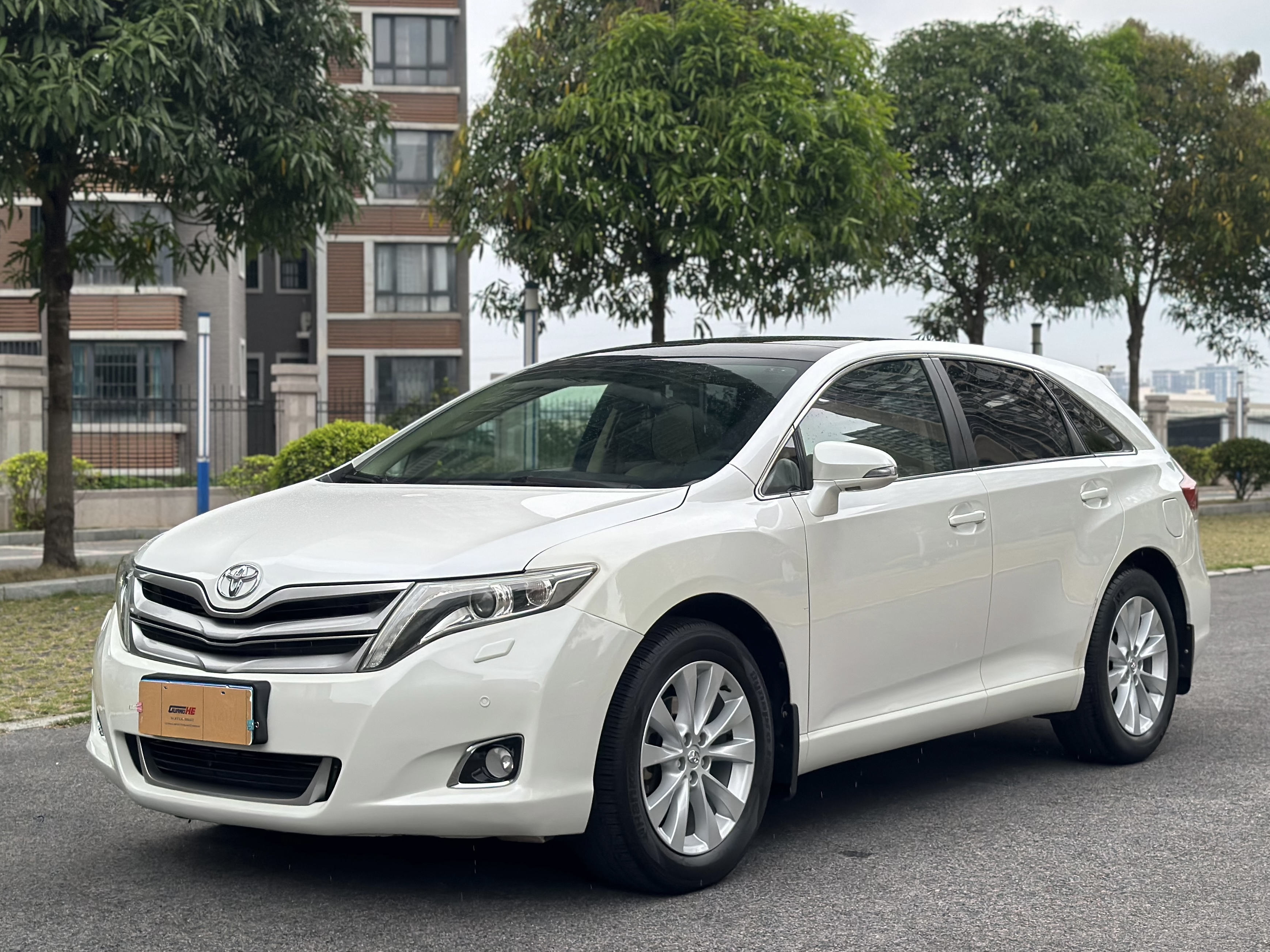 Toyota 2014 car image 