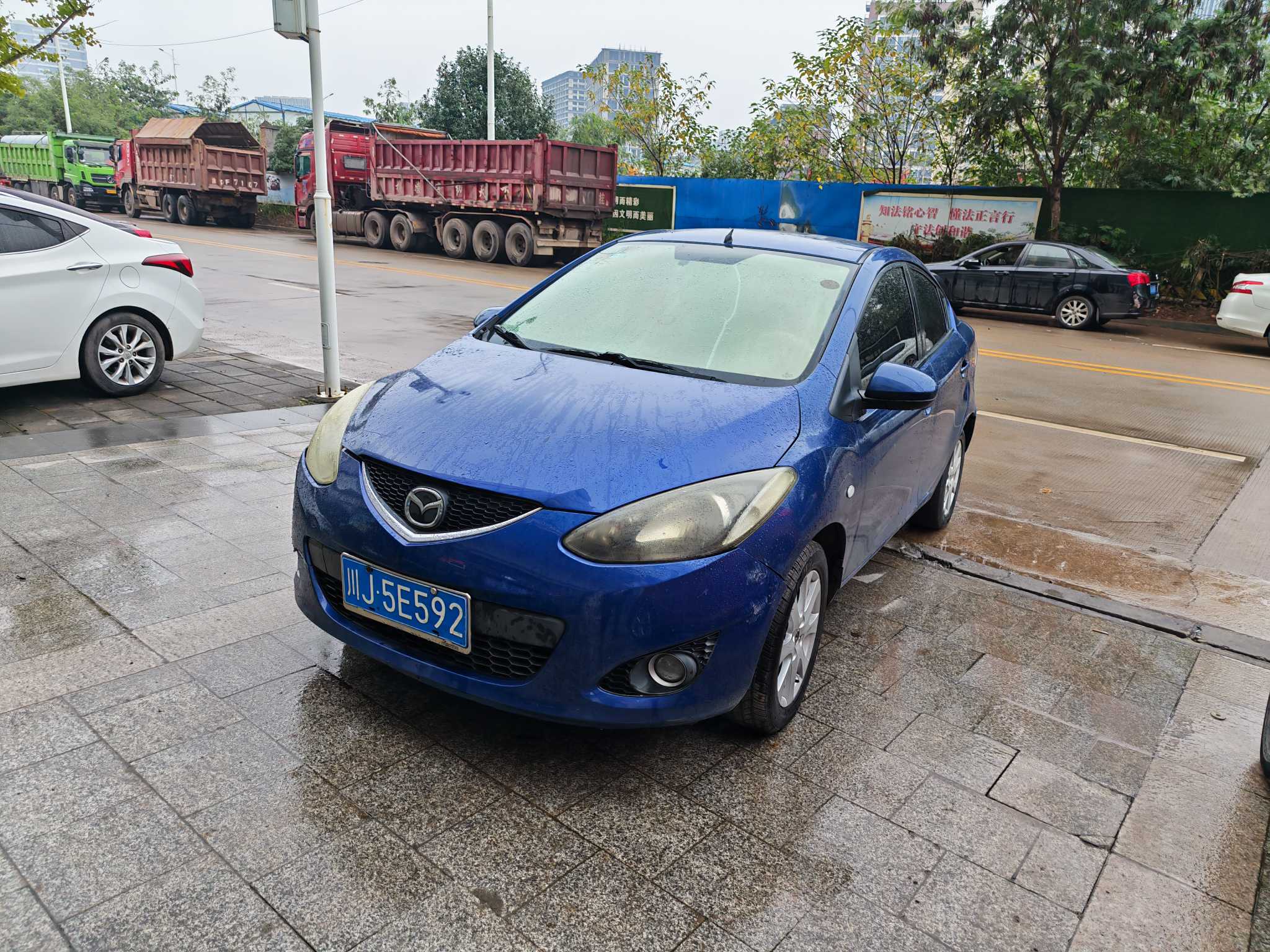 Mazda 2 Sedan 2011 汽车图片 