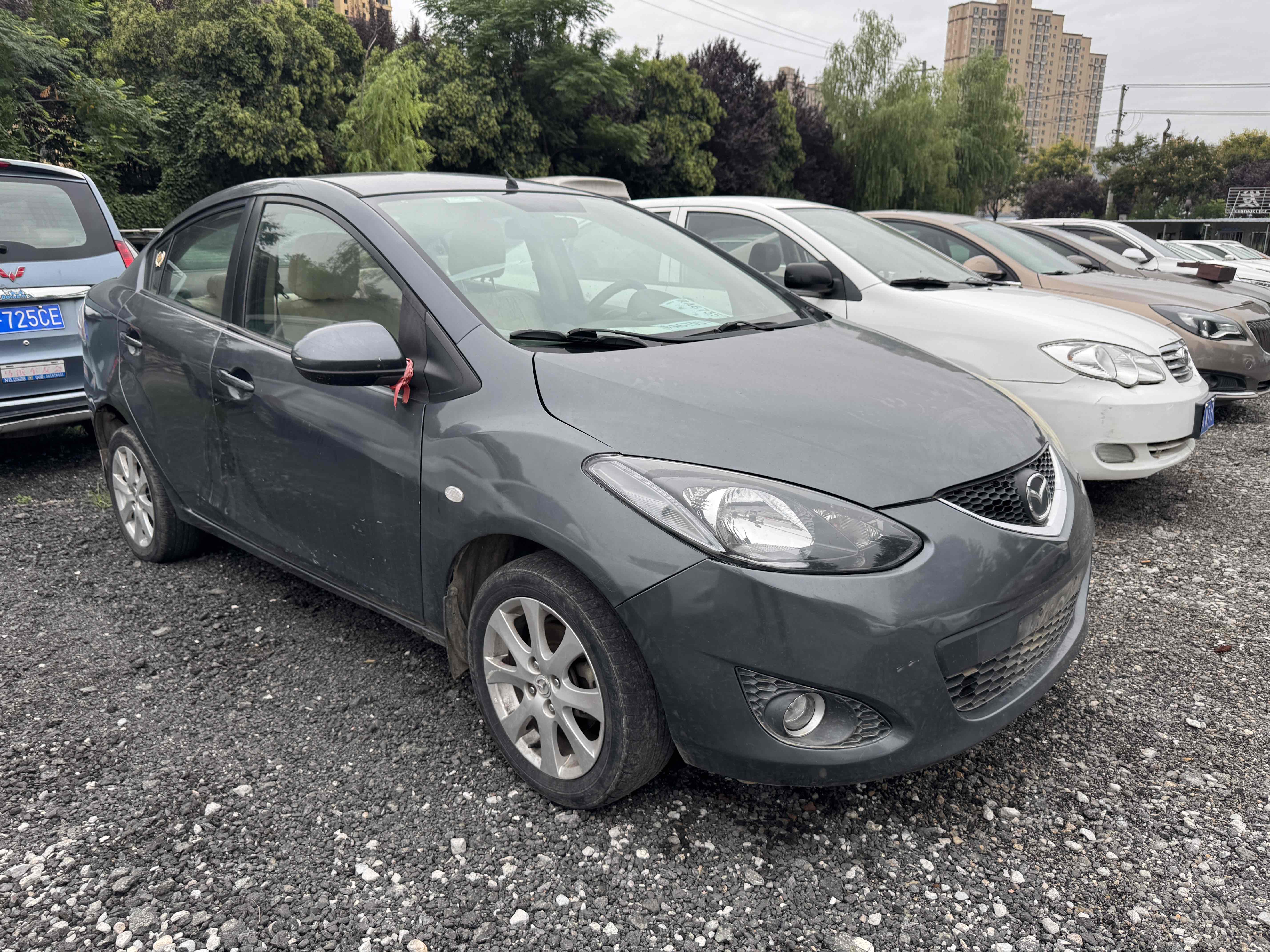 Mazda 2 Sedan 2009 汽车图片 