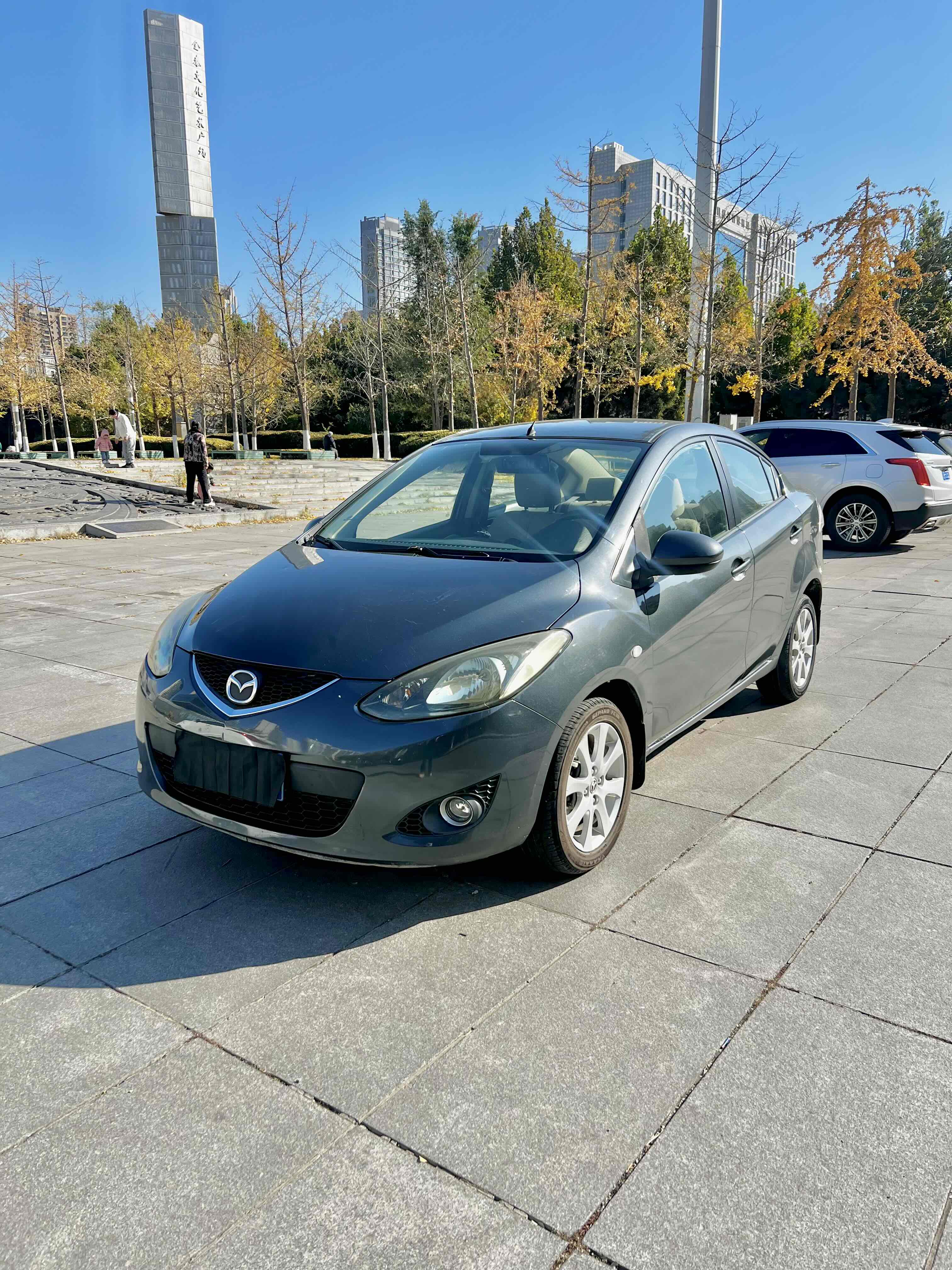 Mazda 2 Sedan 2009 汽车图片 