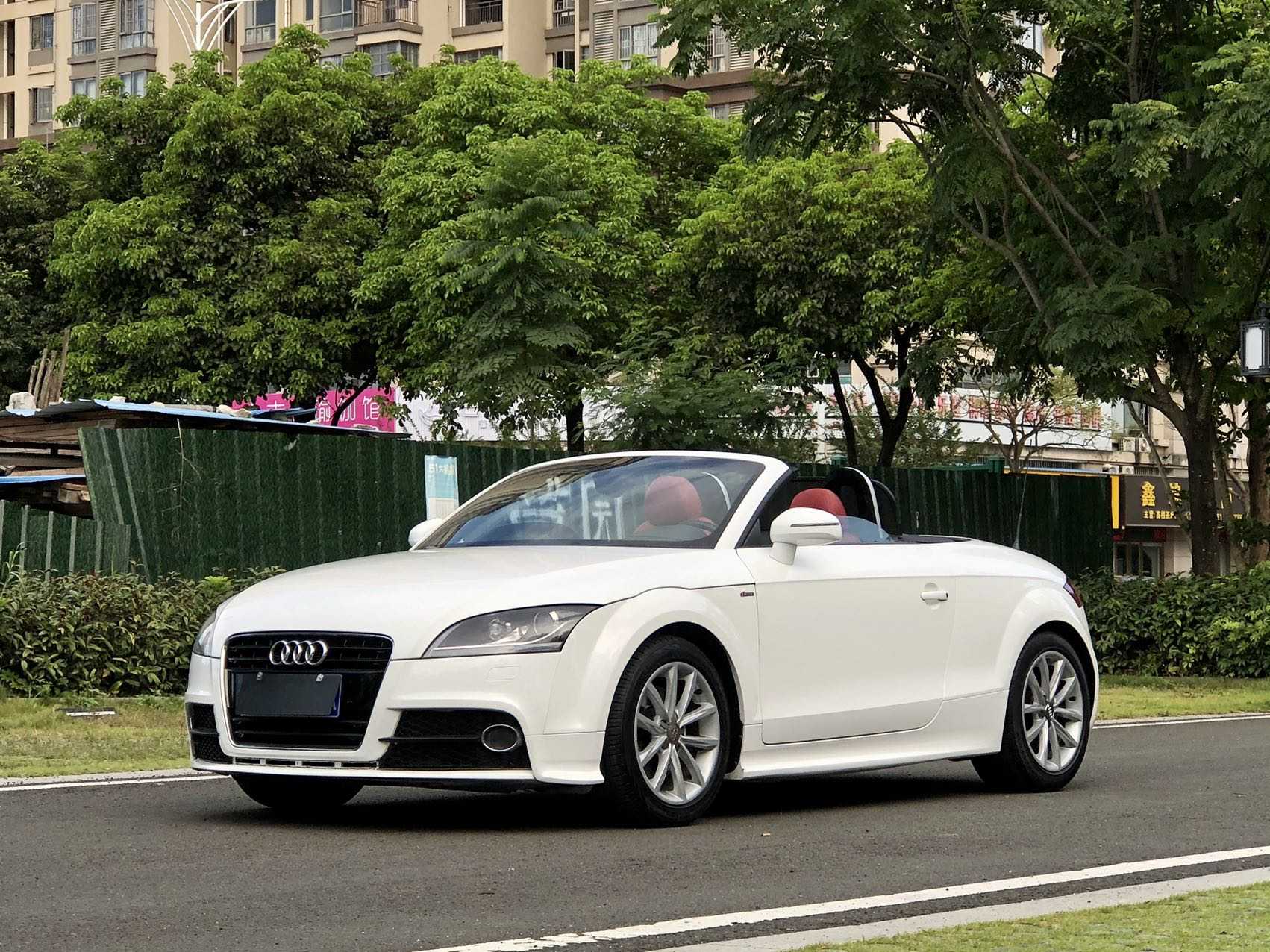 Audi TT 2014 Audi TT 2014 car image