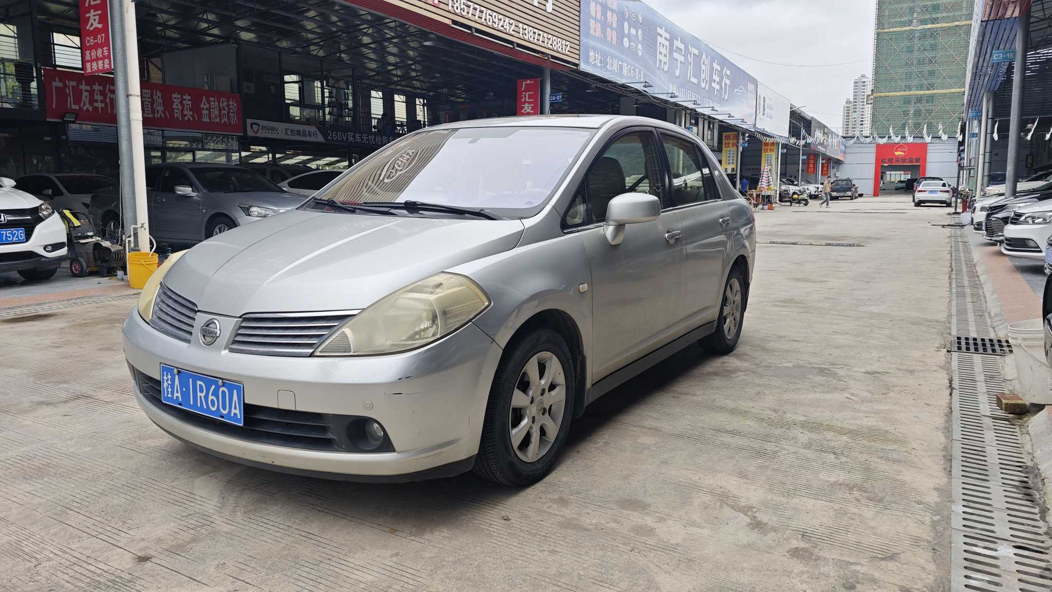 Nissan Tiida Sedan 2006 汽车图片 