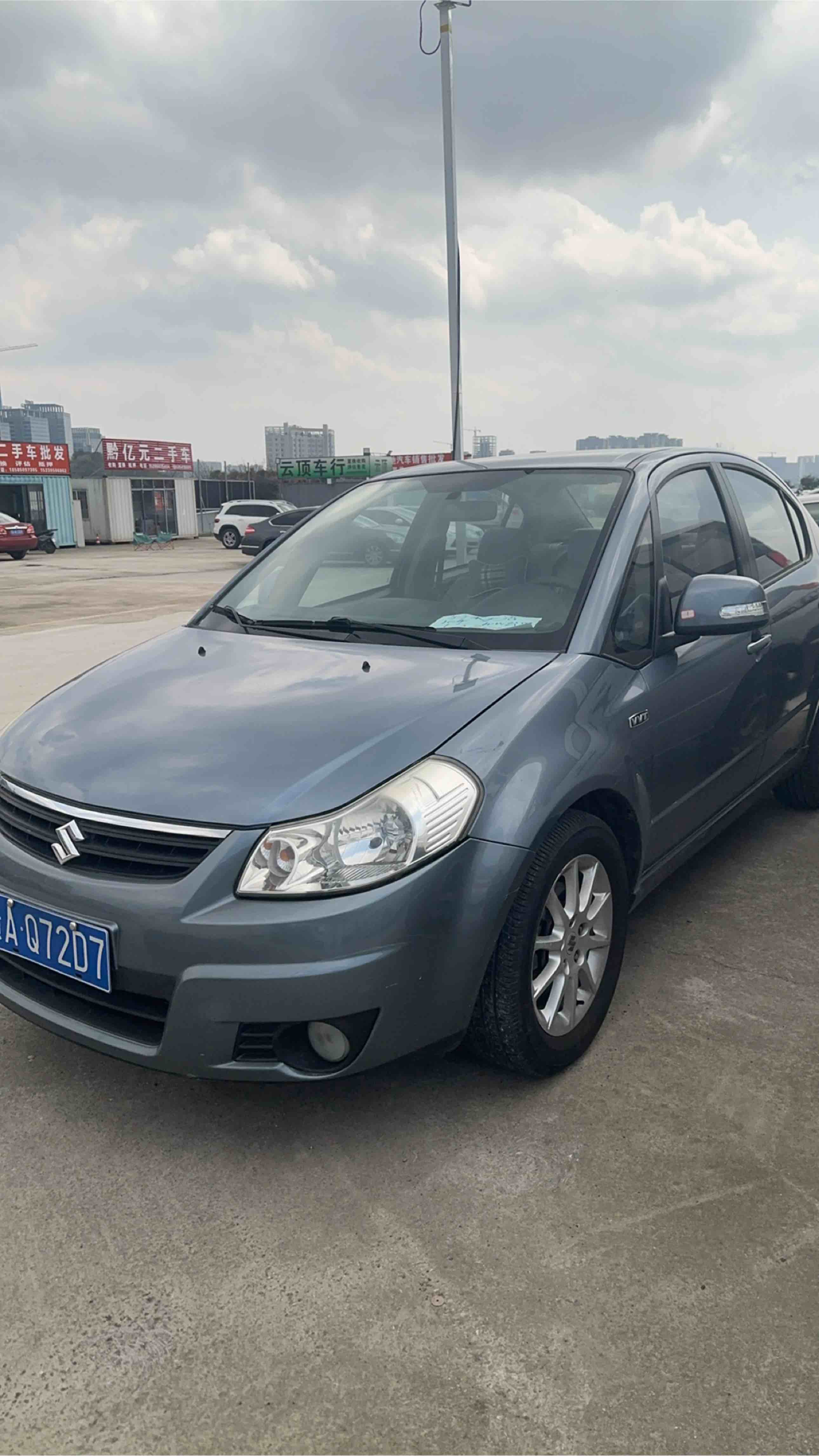 Suzuki SX4 Sedan 2010 imagem de carro 