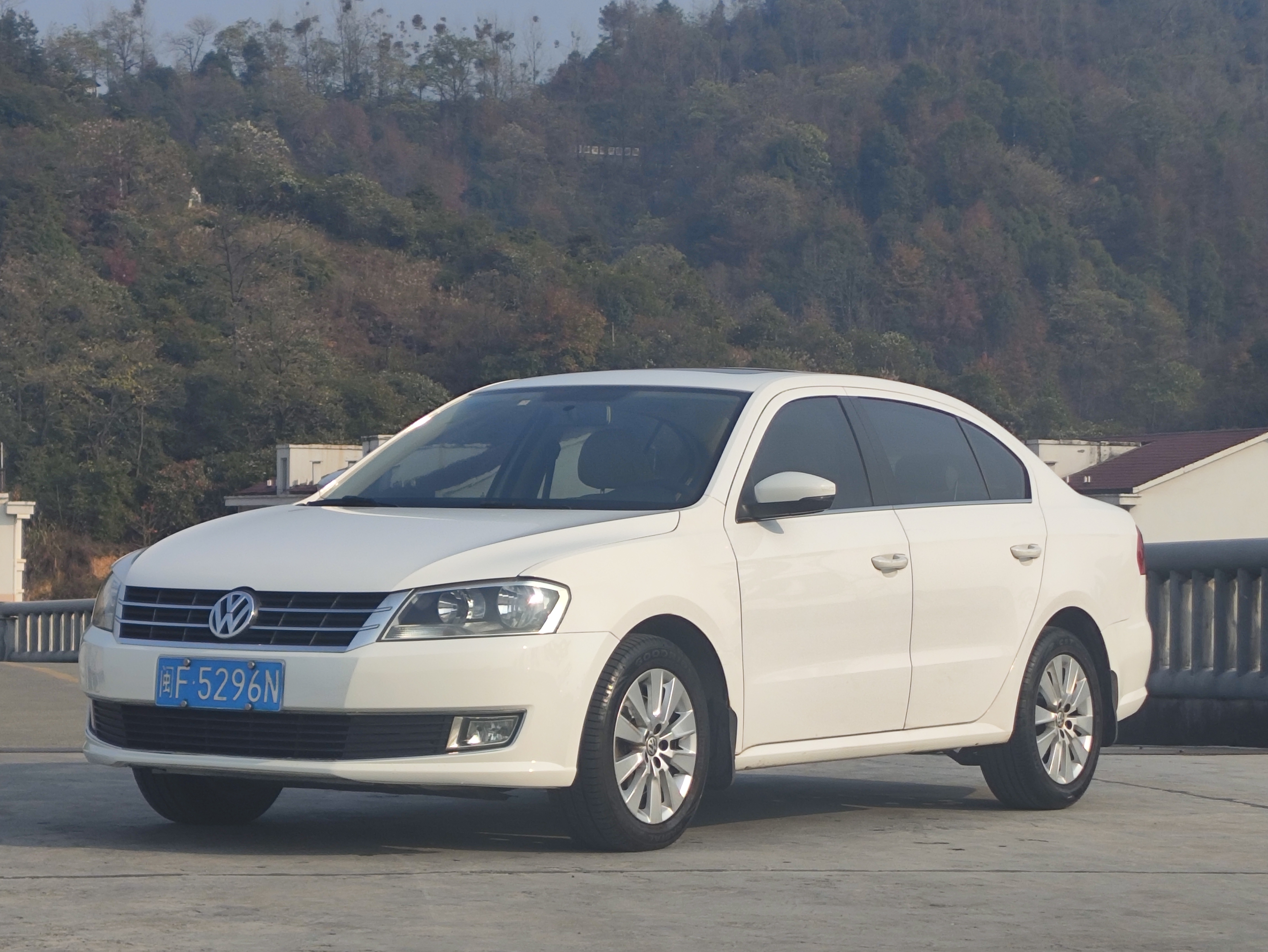 Volkswagen Lavida 2014 car image 