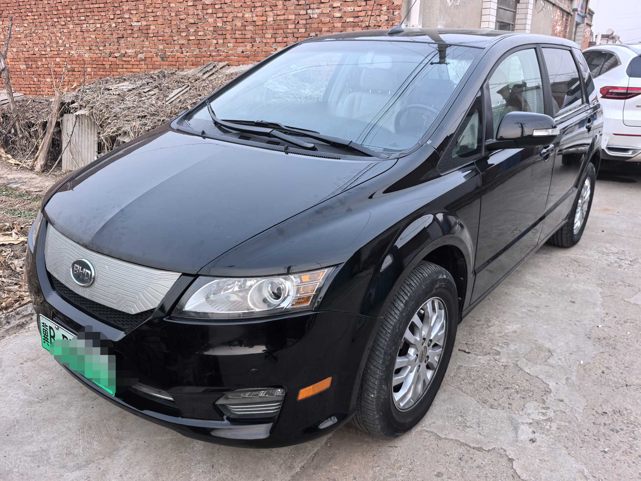 BYD e6 2015 car image 