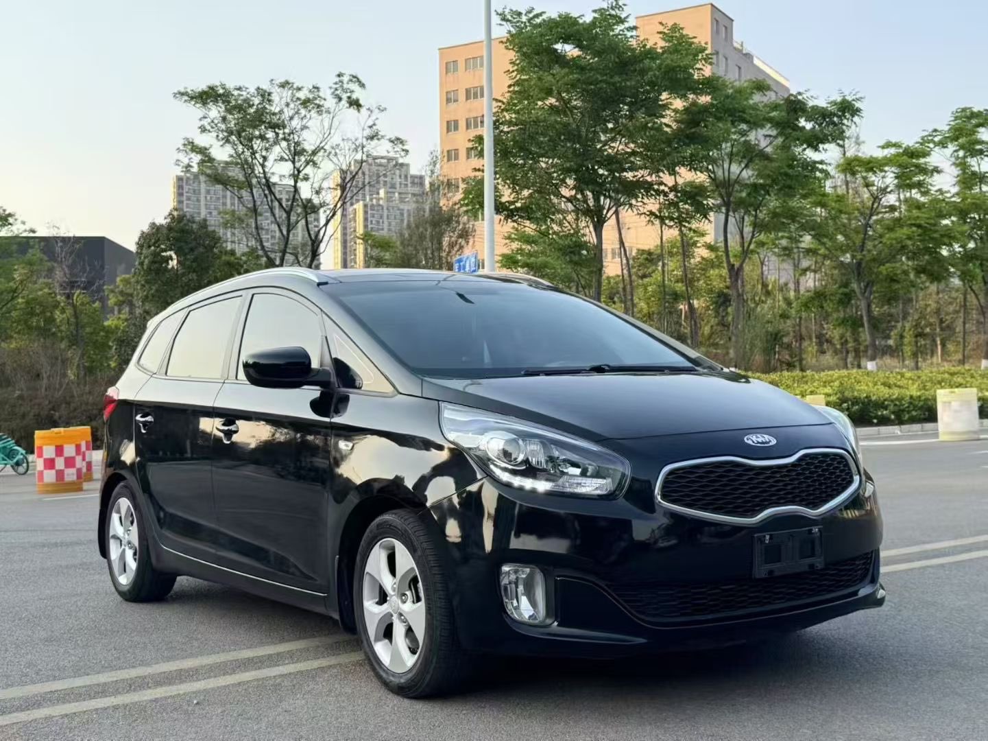 Kia Carens 2014 汽车图片 