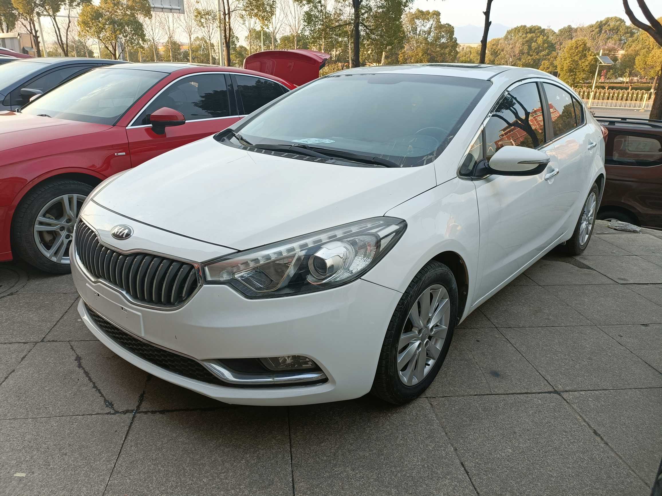 Kia K3 2015 car image 