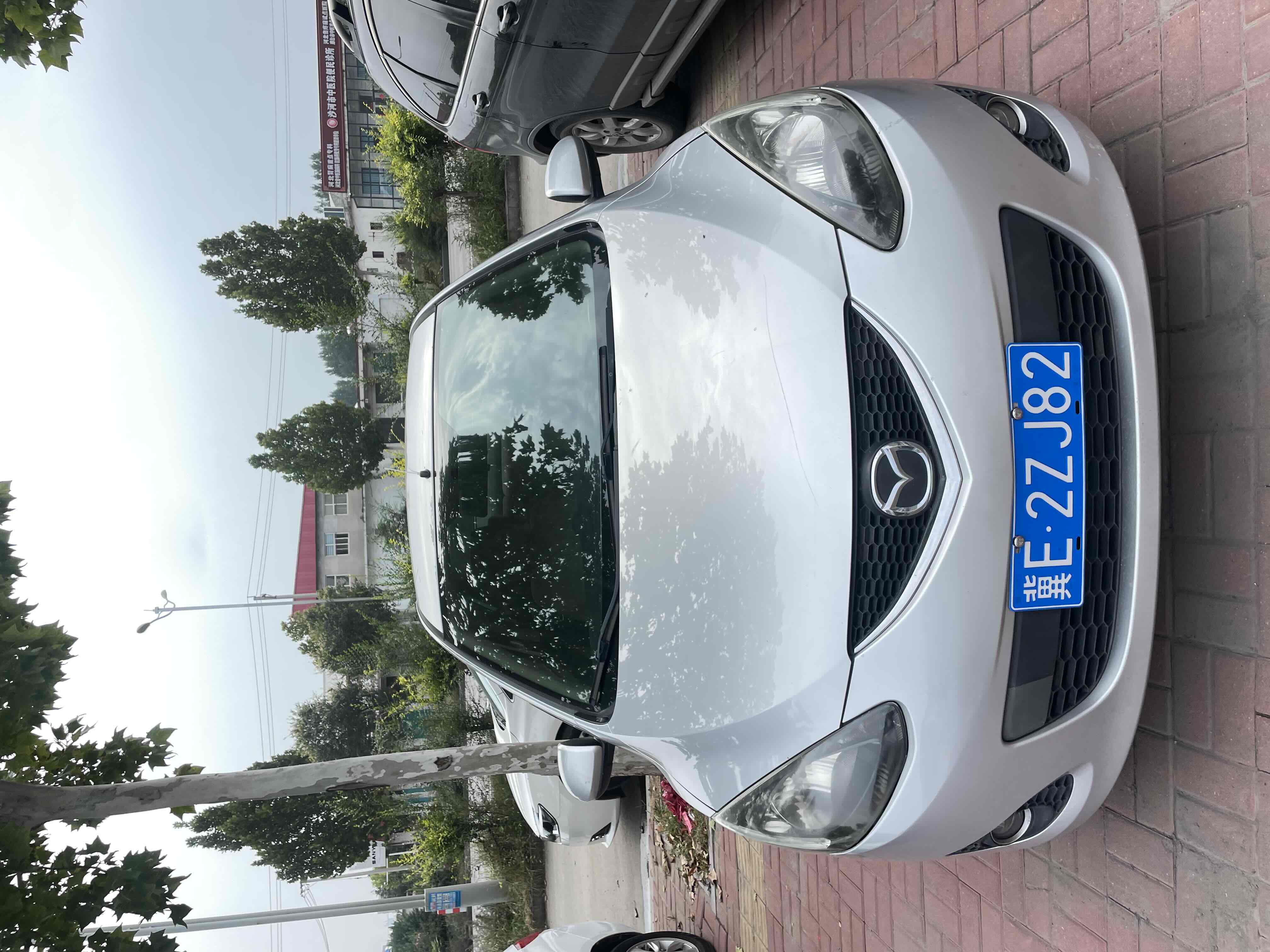 Mazda 2 Sedan 2010 汽车图片 