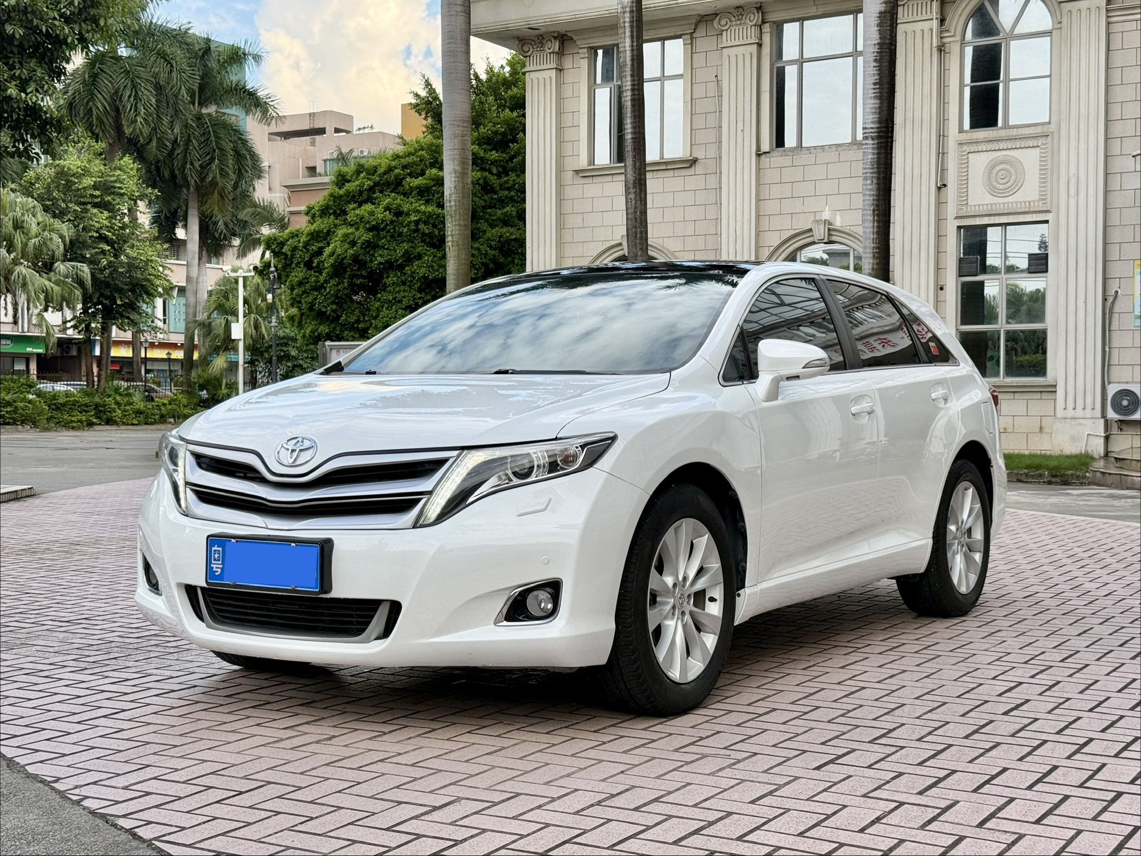 Toyota 2014 car image 