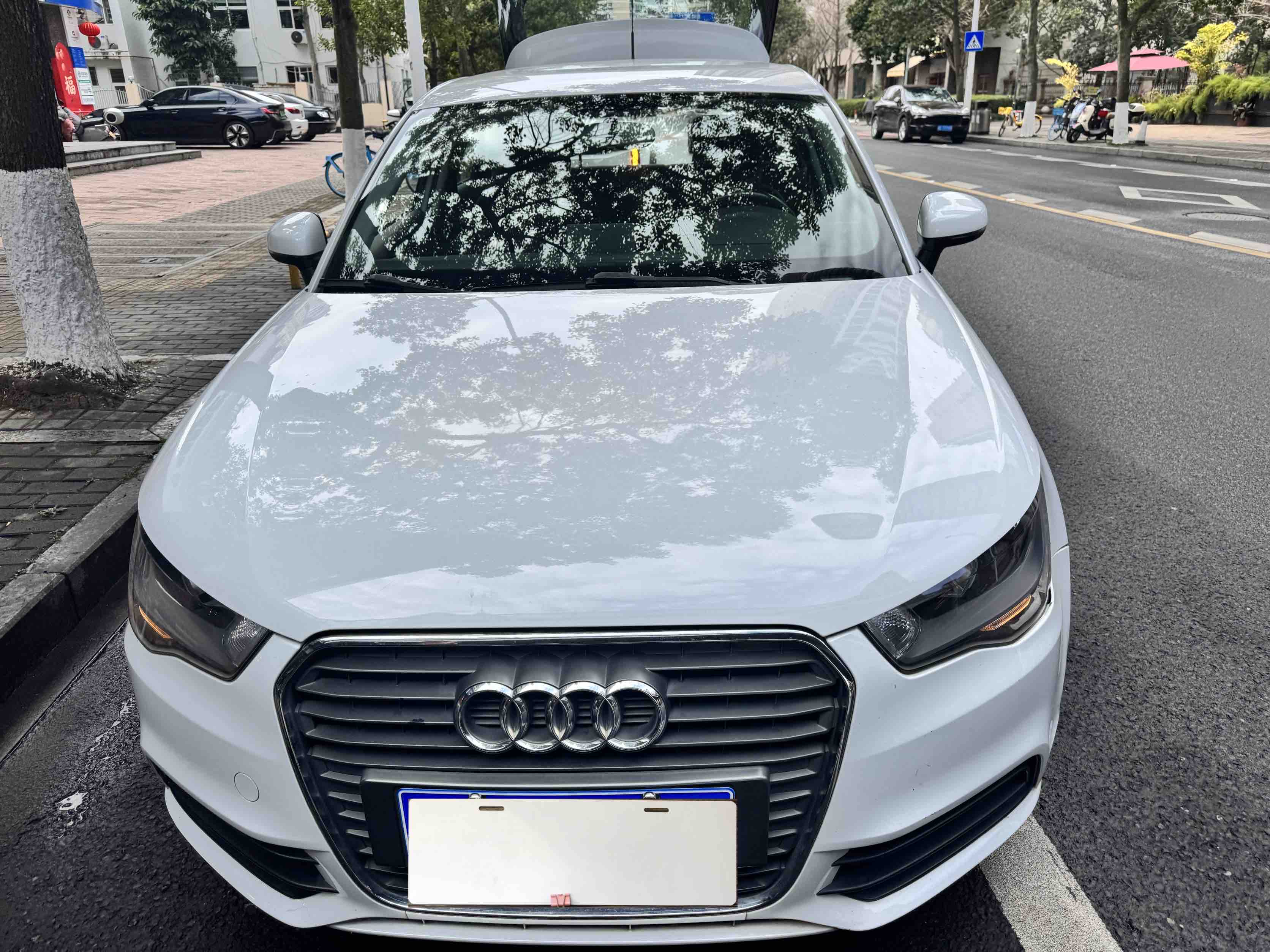 Audi A1 2015 car image 