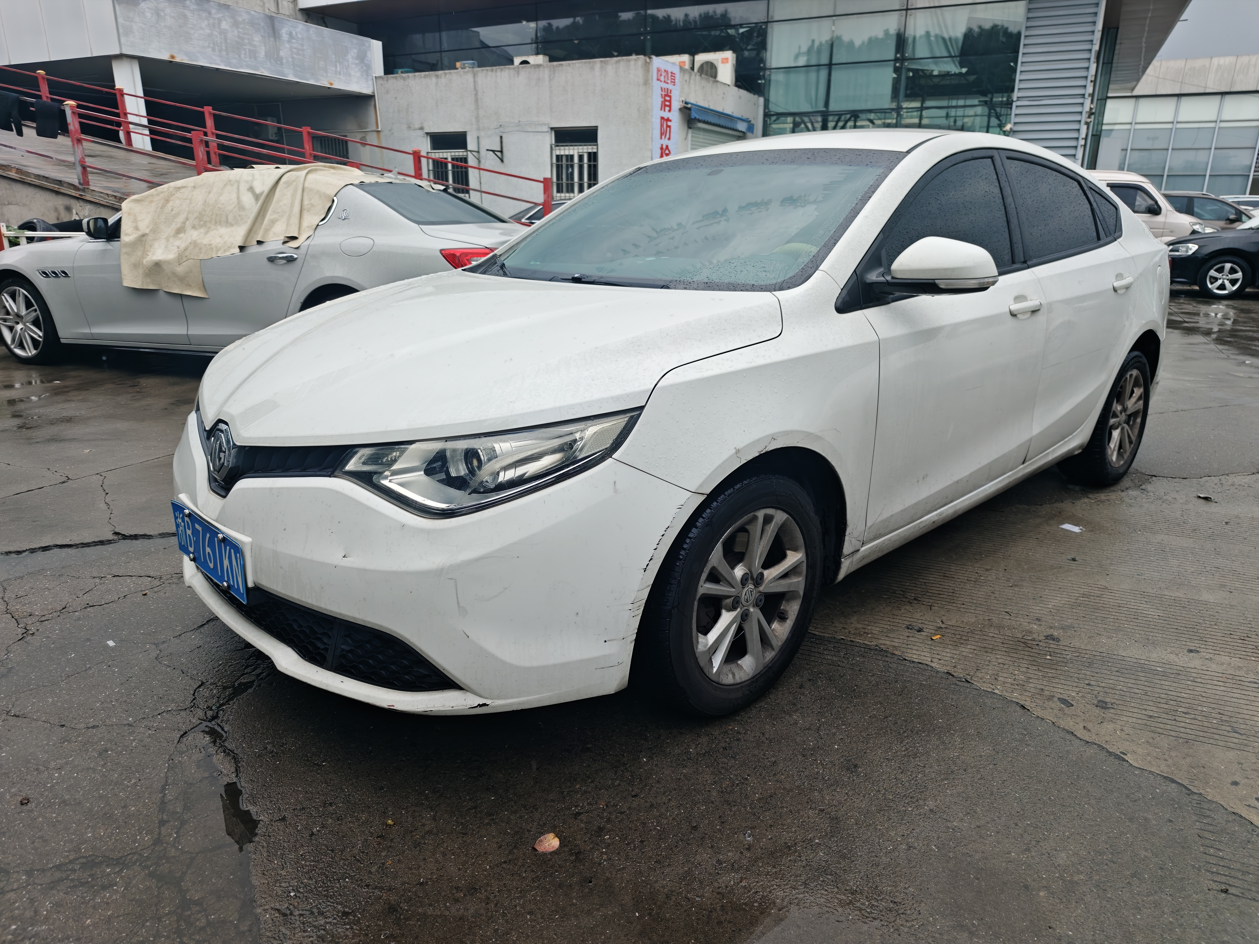 MG GT 2015 MG GT 2015 car image