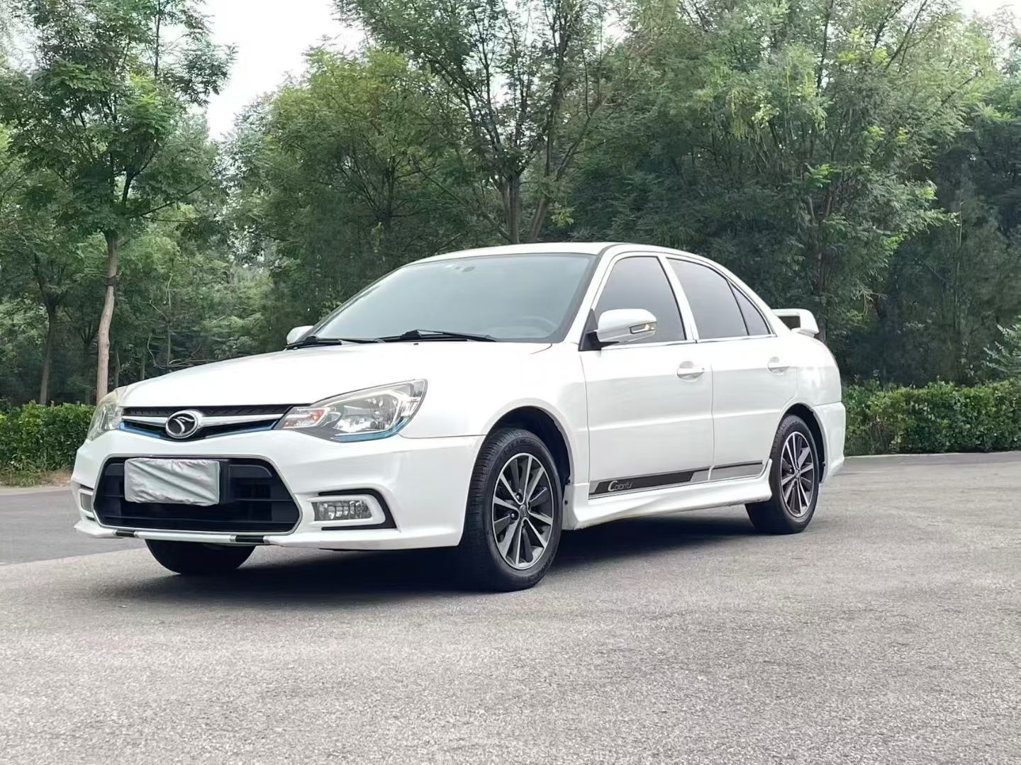 Soueast V3 Lingyue 2015 Soueast V3 Lingyue 2015 car image