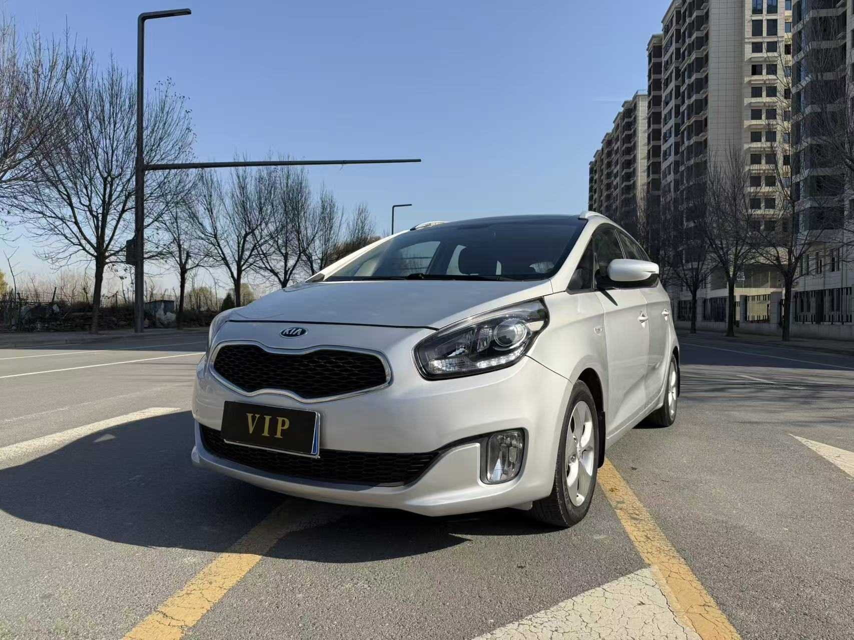 Kia Carens 2015 汽车图片 