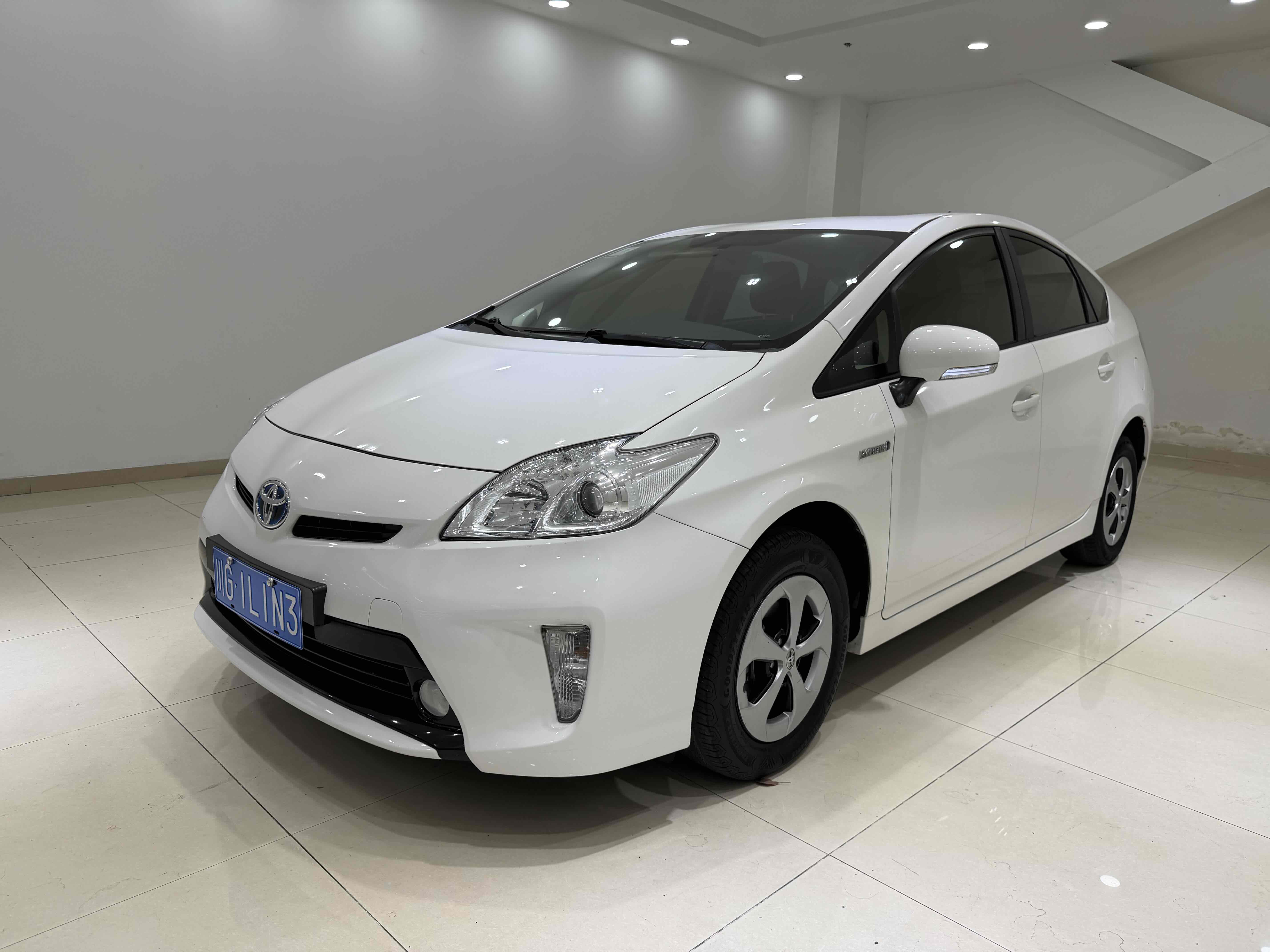 Toyota Prius 2014 car image 