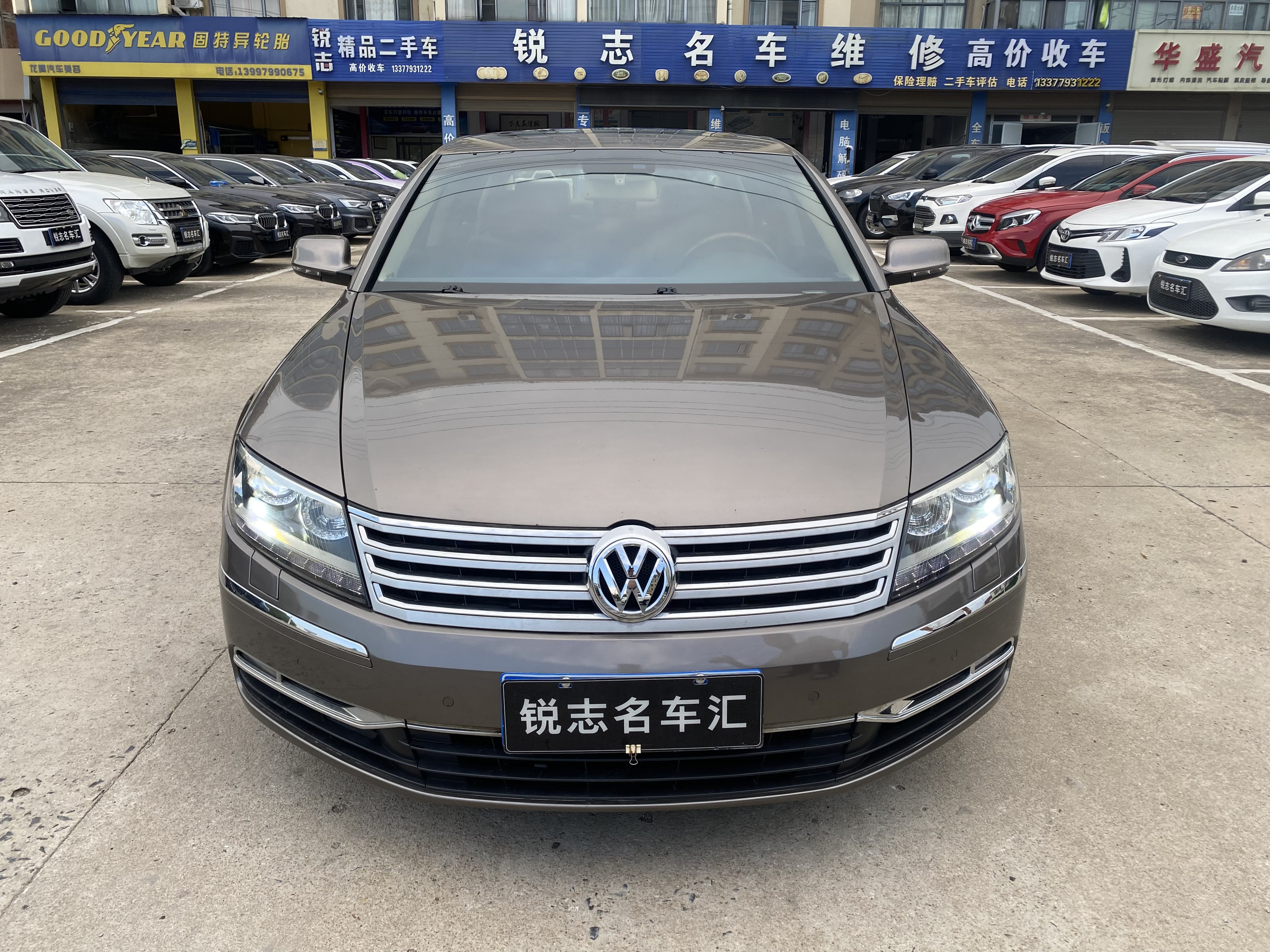 Volkswagen Pheaton 2013 Volkswagen Pheaton 2013 immagine di auto