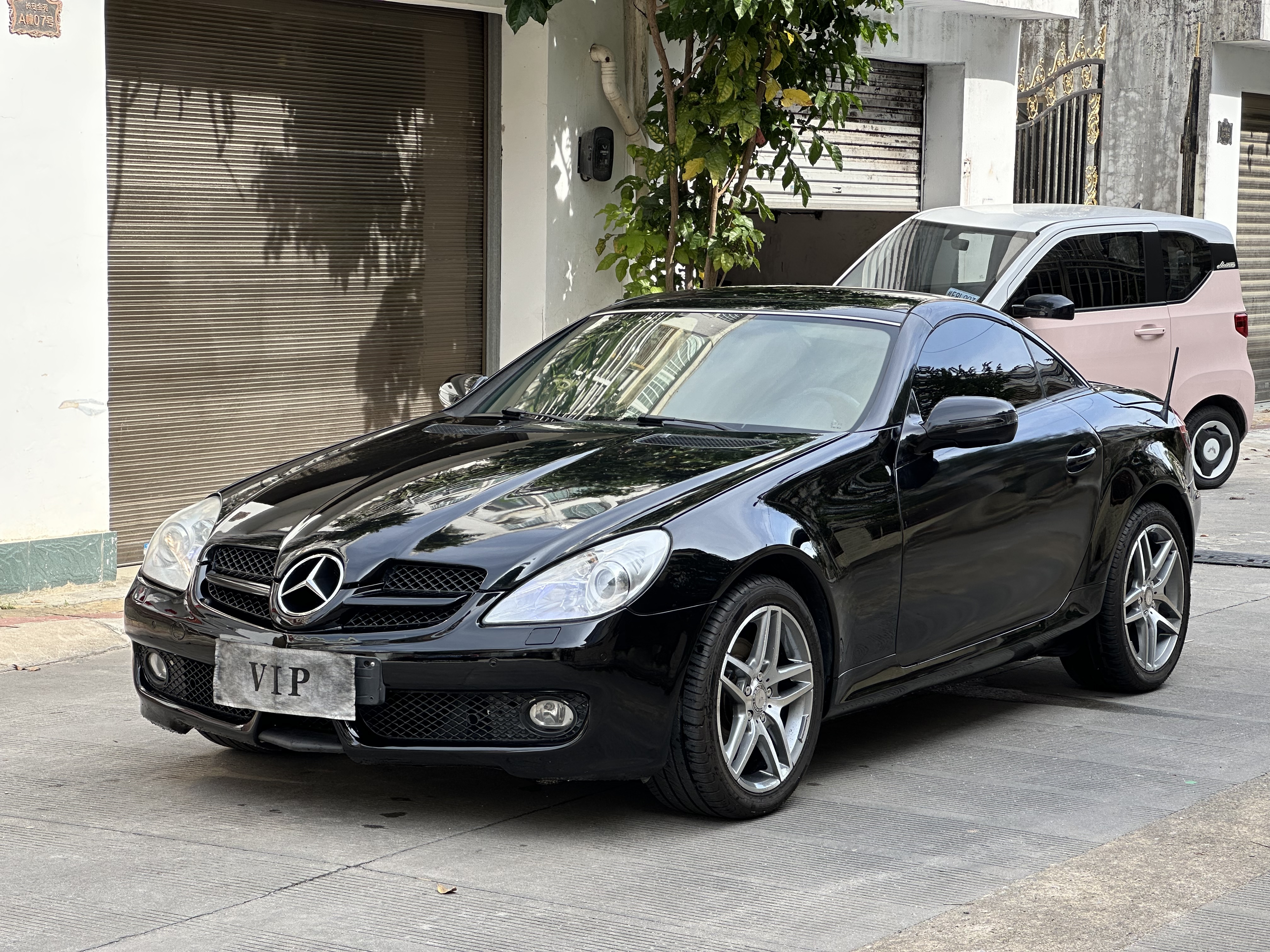 Mercedes-Benz SLK Class 2010 car image 