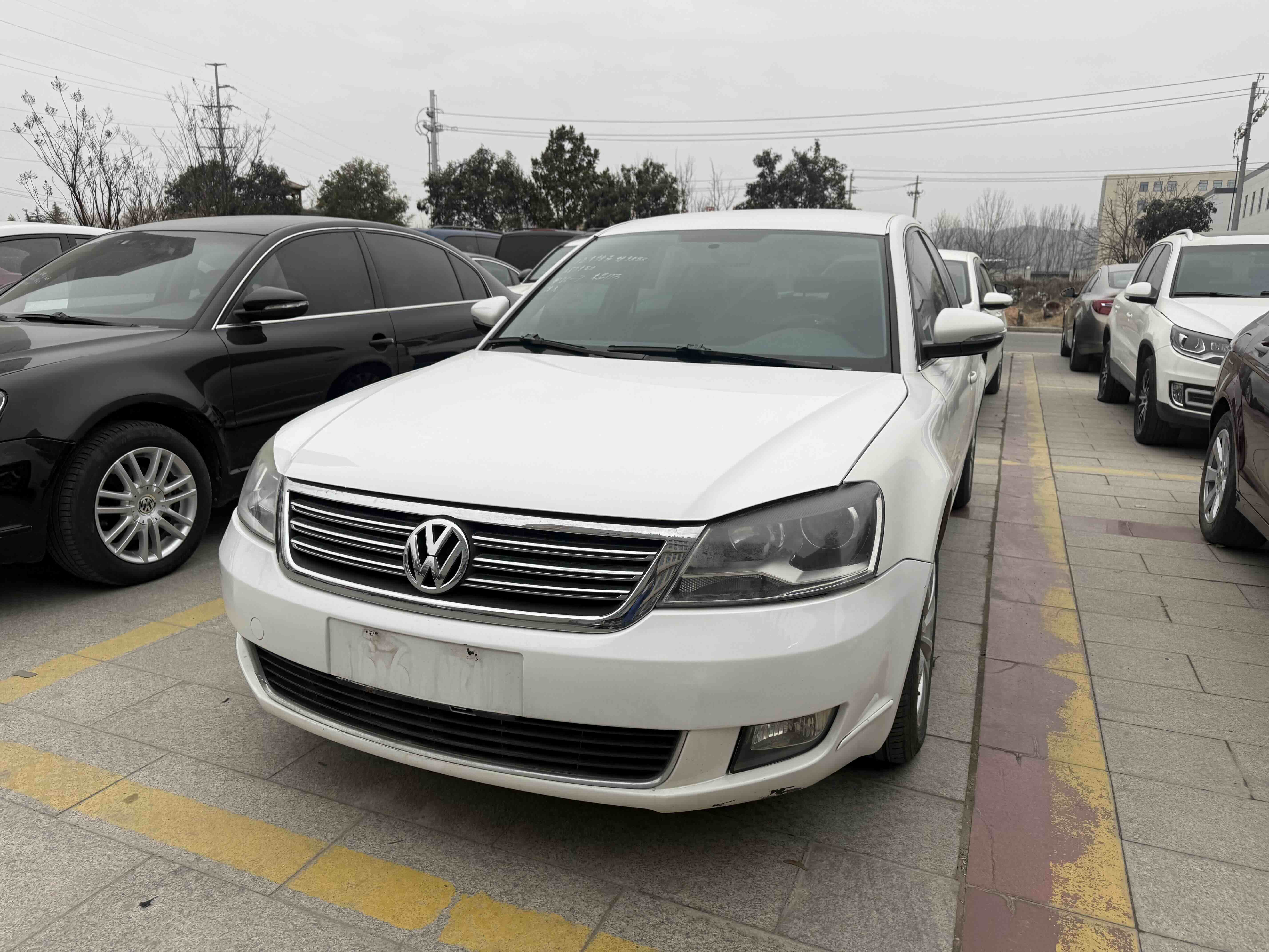 Volkswagen Passat Lingyu 2012 car image 