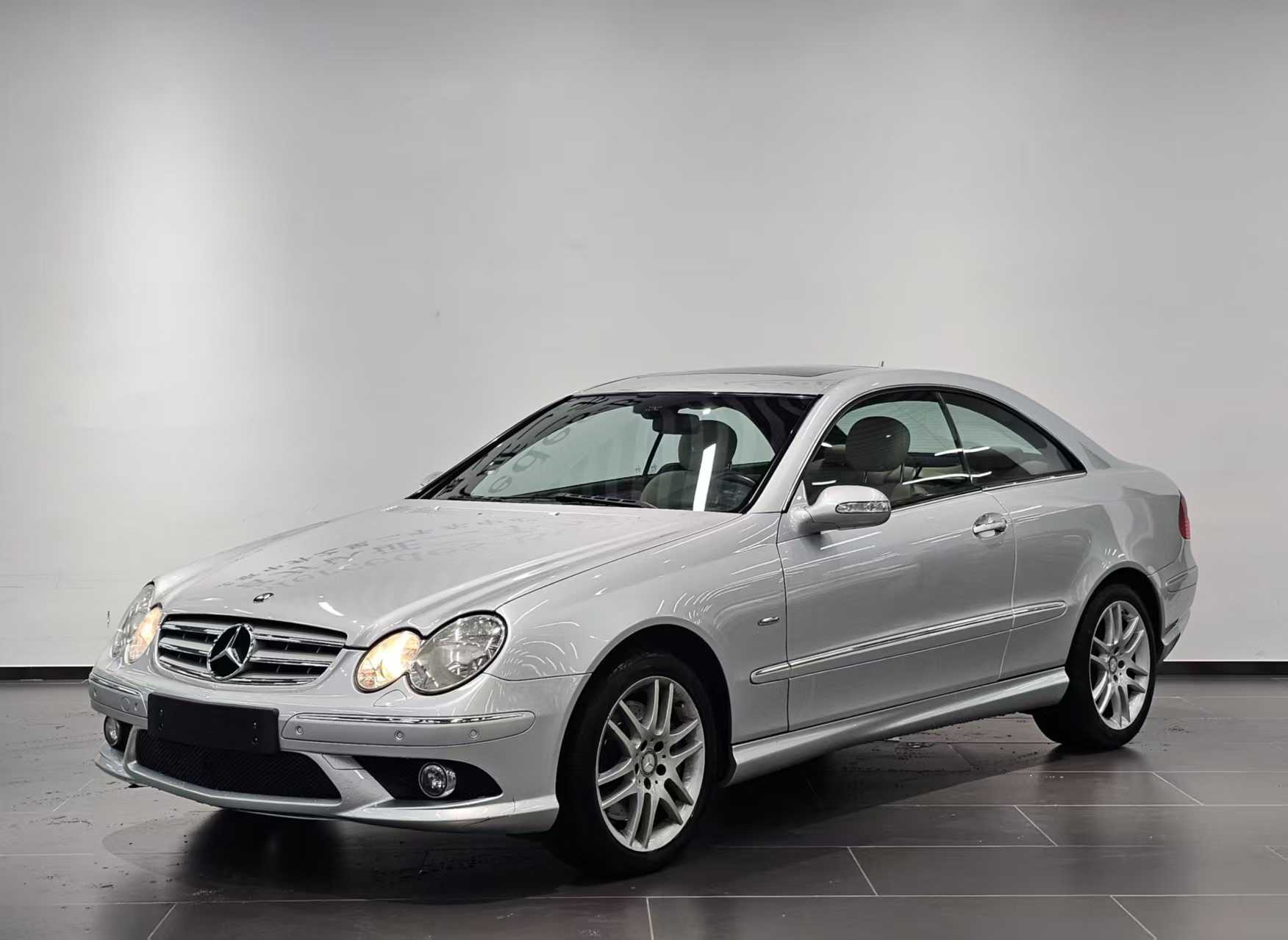 Mercedes-Benz CLK Class 2008 car image 