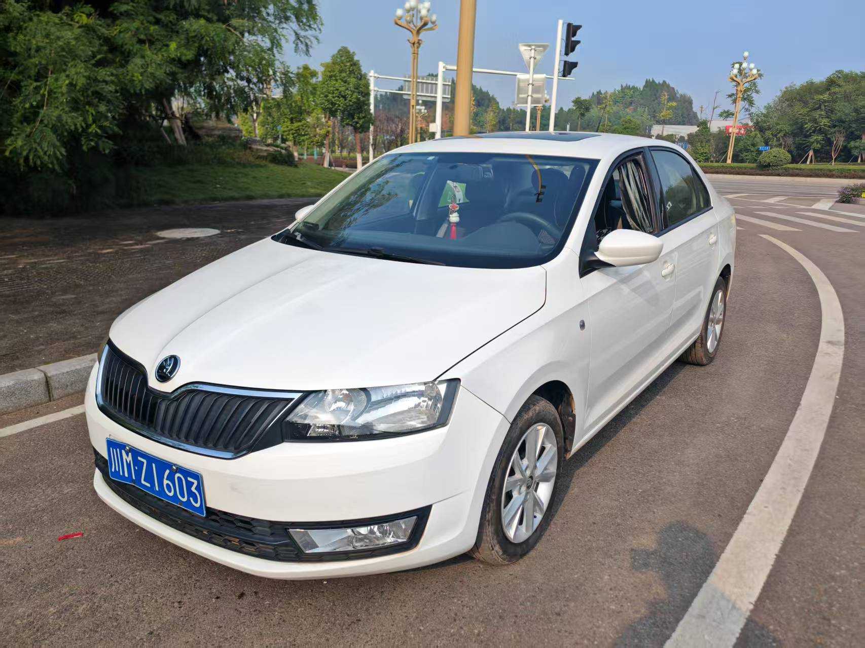 Skoda Rapid 2016 Skoda Rapid 2016 car image