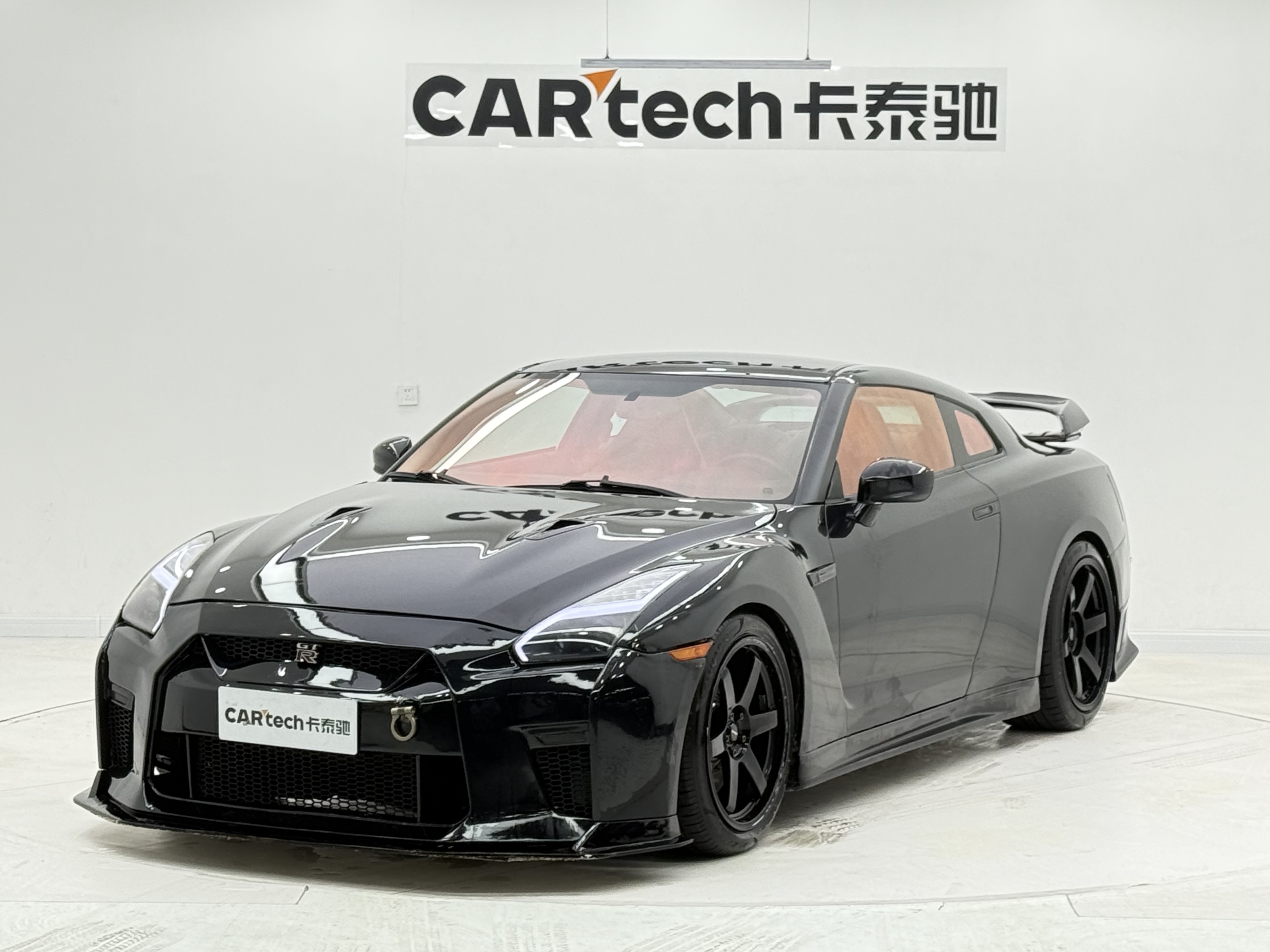 Nissan GT-R 2010 汽车图片 